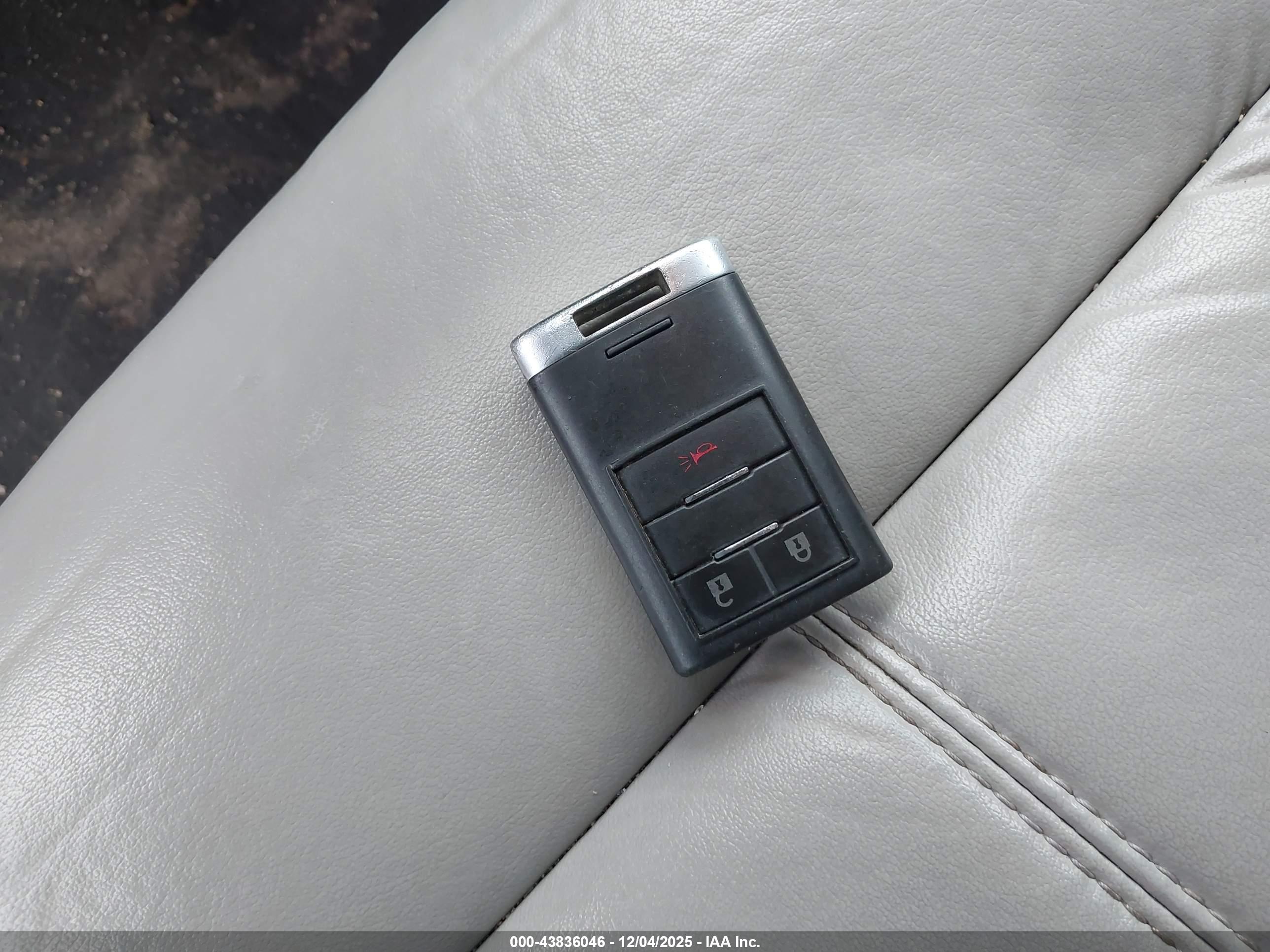 CADILLAC SRX image 11