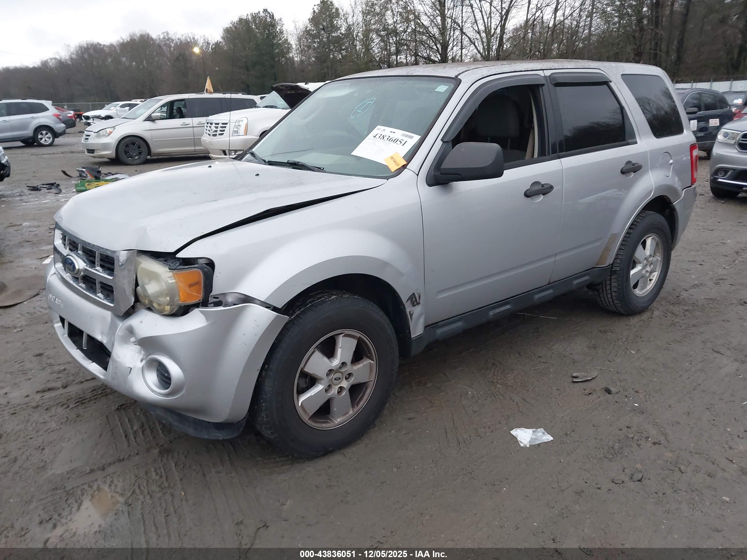 FORD ESCAPE image 2