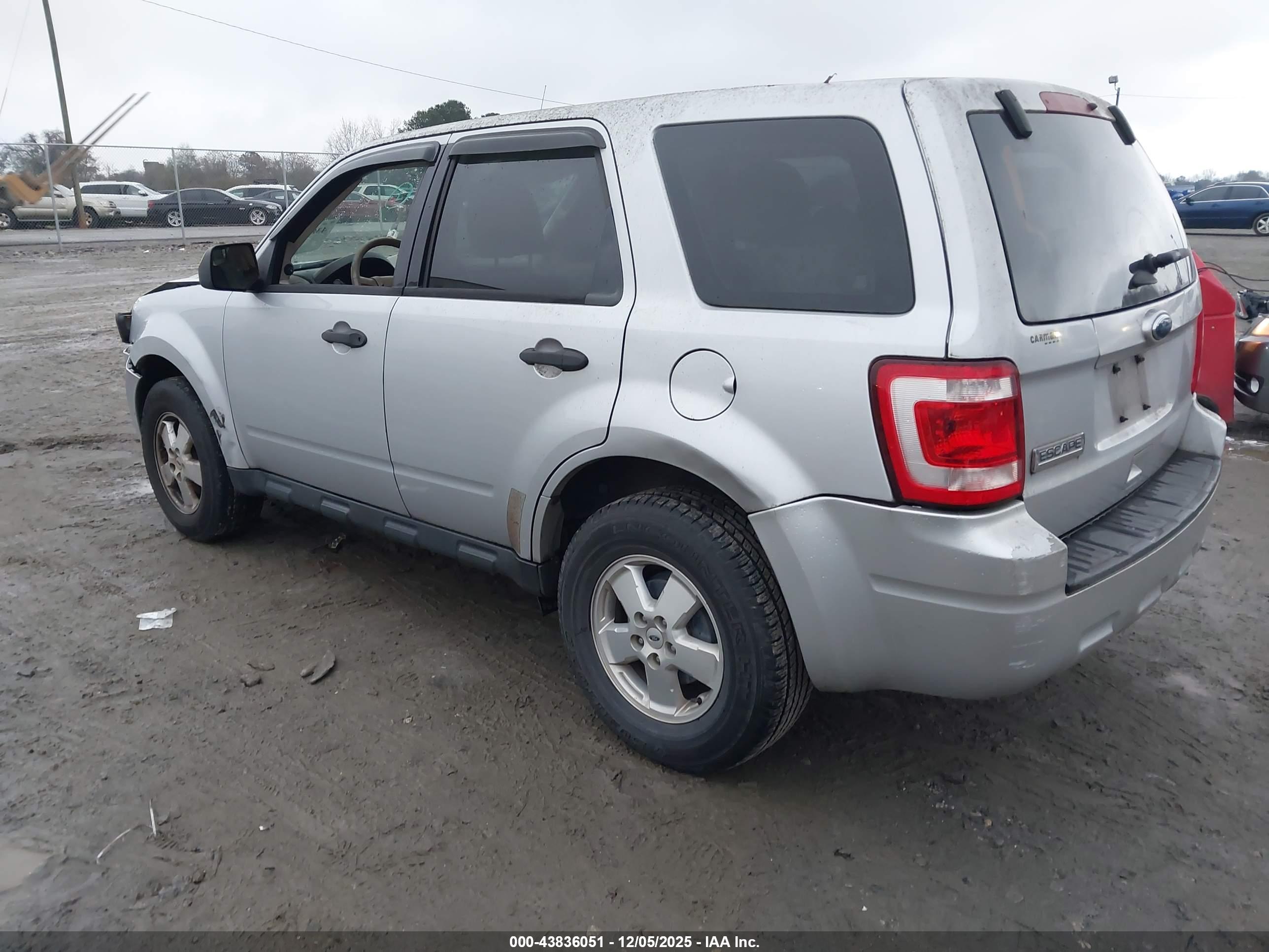 FORD ESCAPE image 3