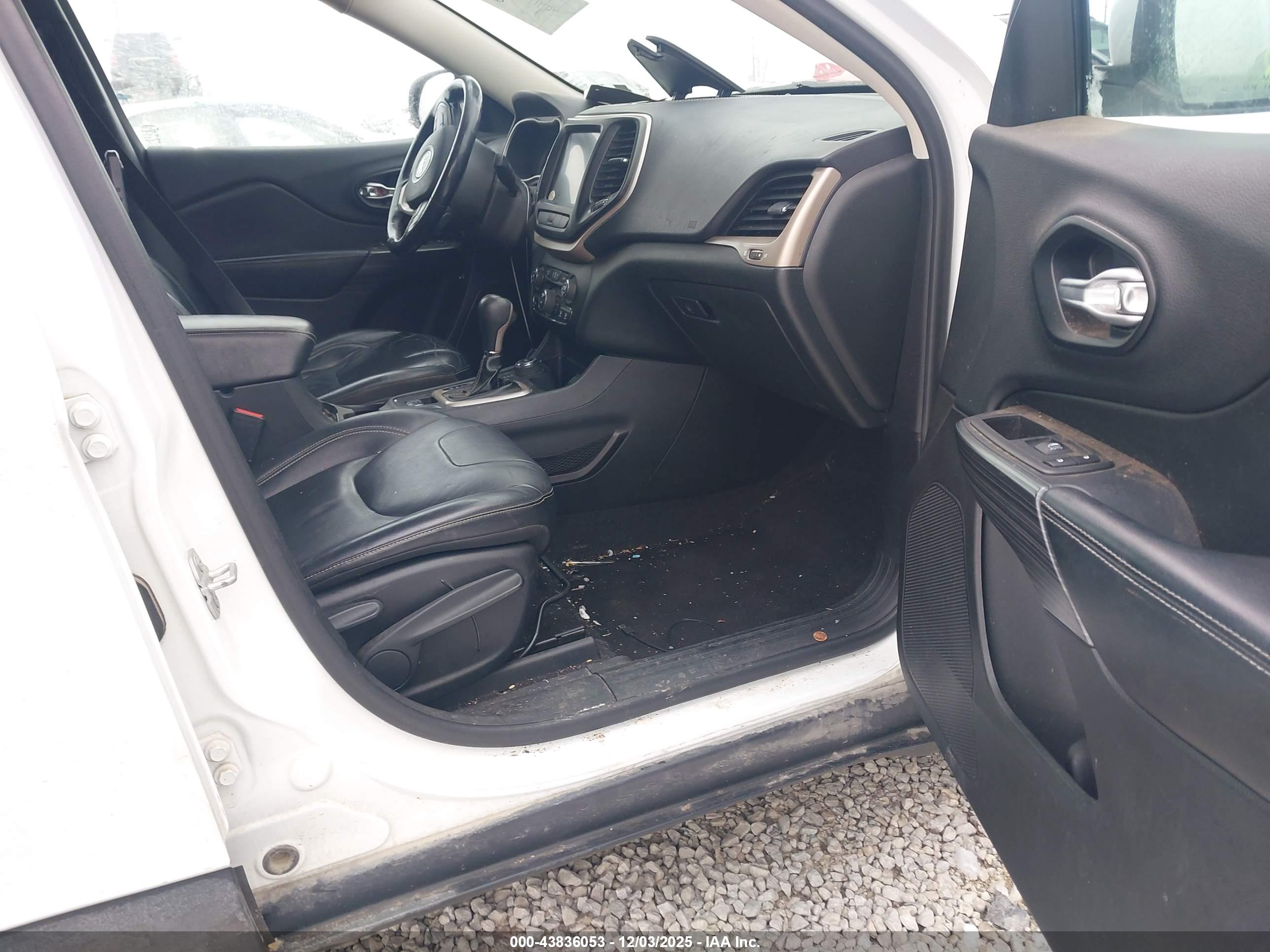 JEEP CHEROKEE image 5