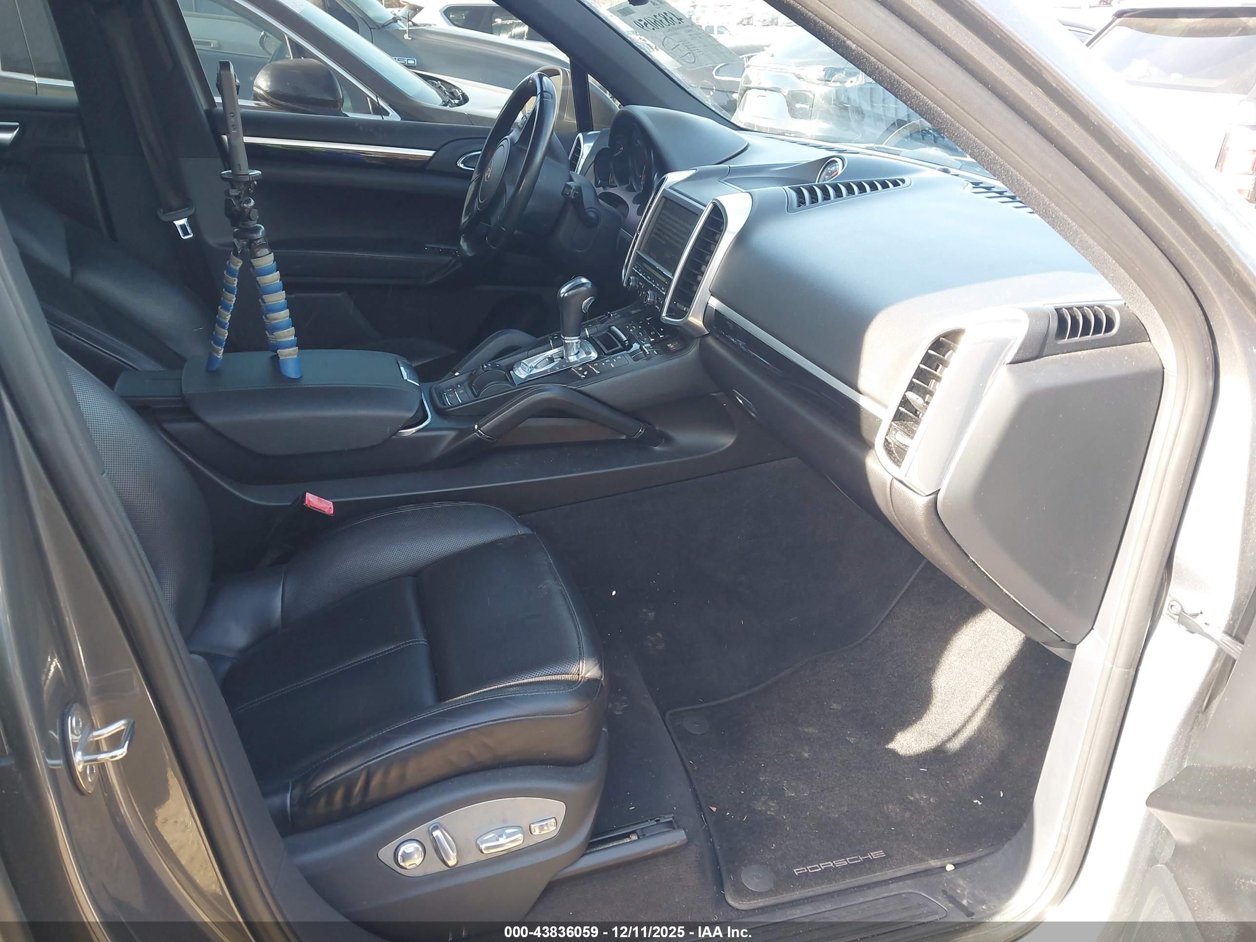 PORSCHE CAYENNE image 5