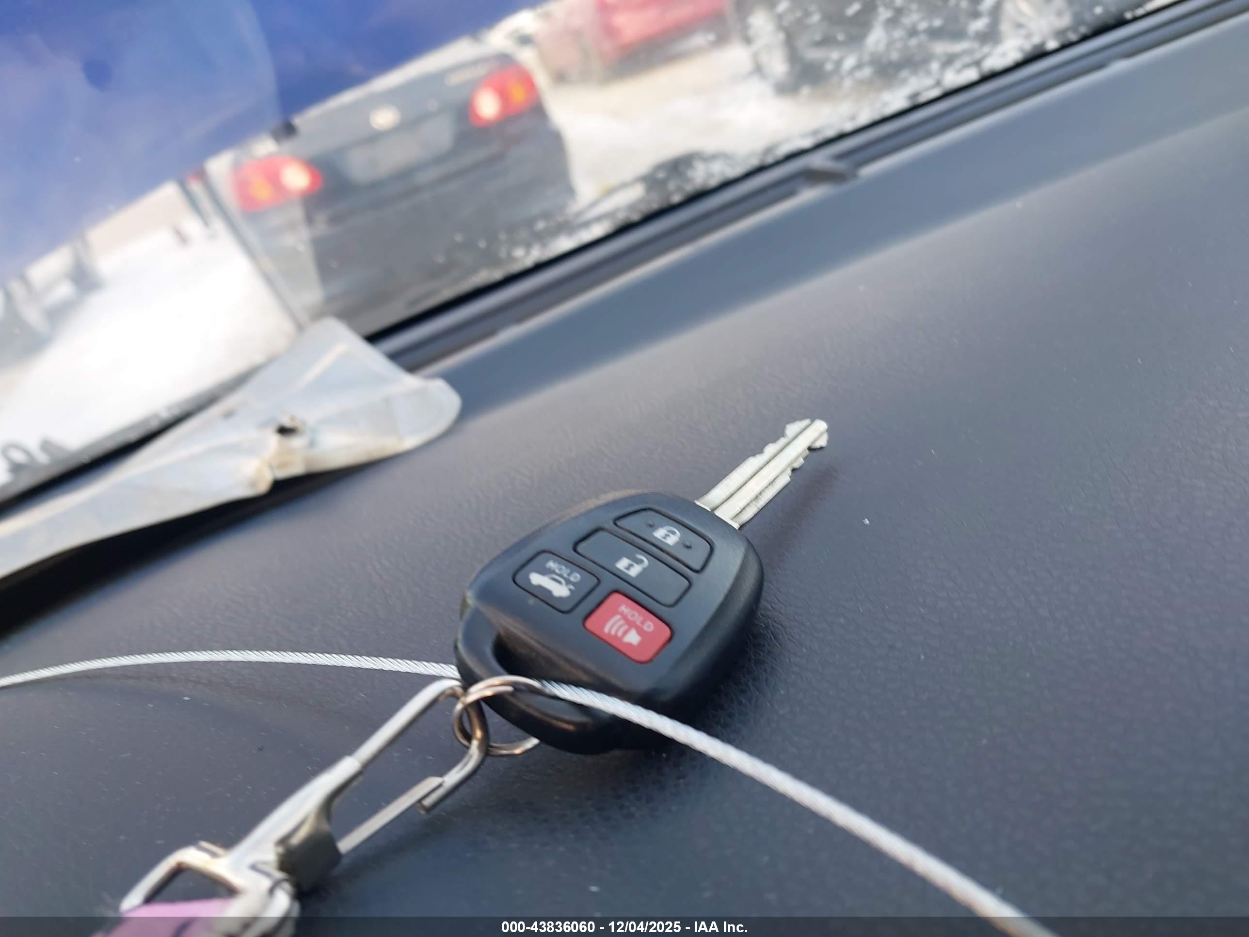 TOYOTA COROLLA image 11