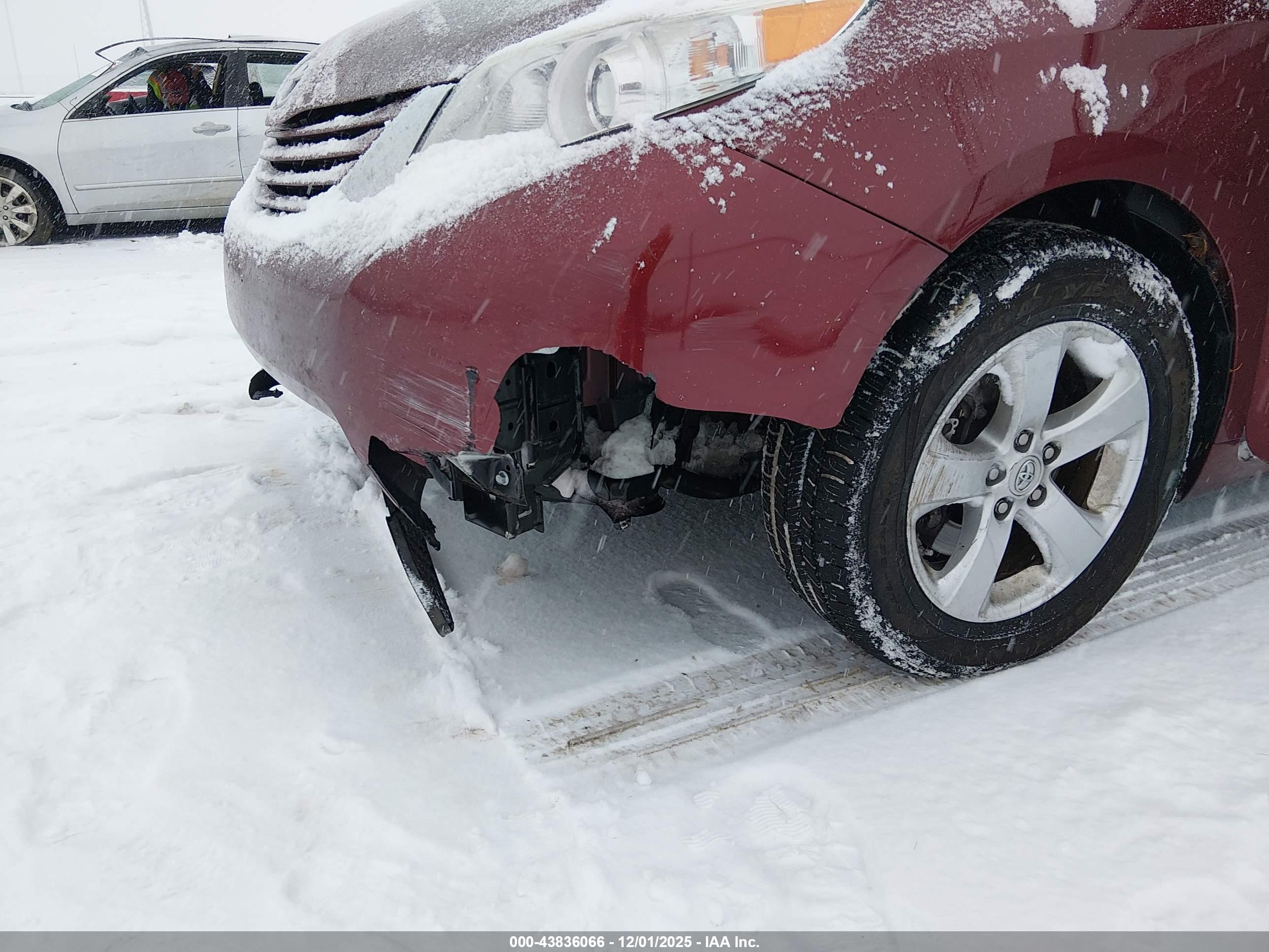 TOYOTA SIENNA image 6