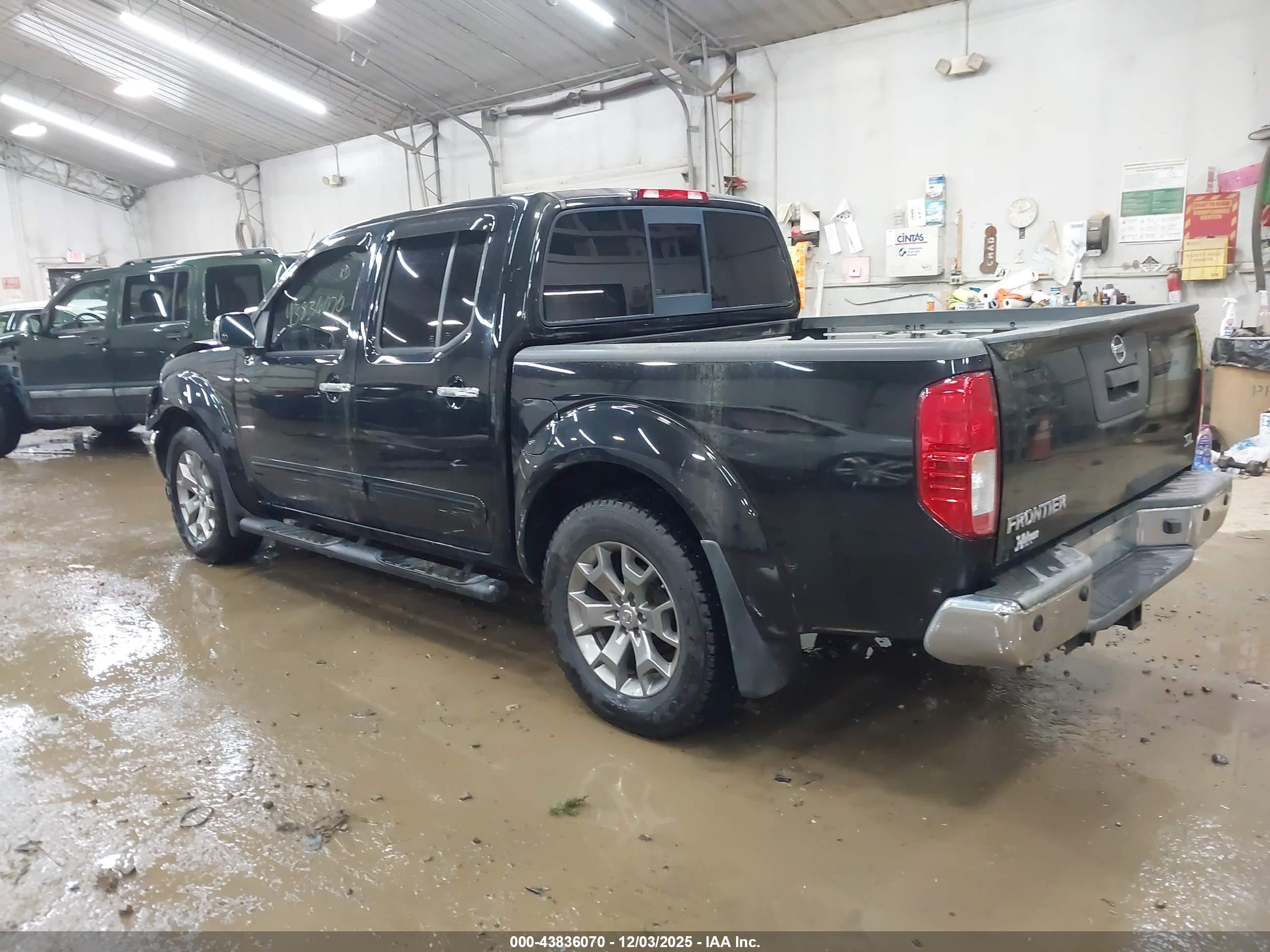 NISSAN FRONTIER image 3