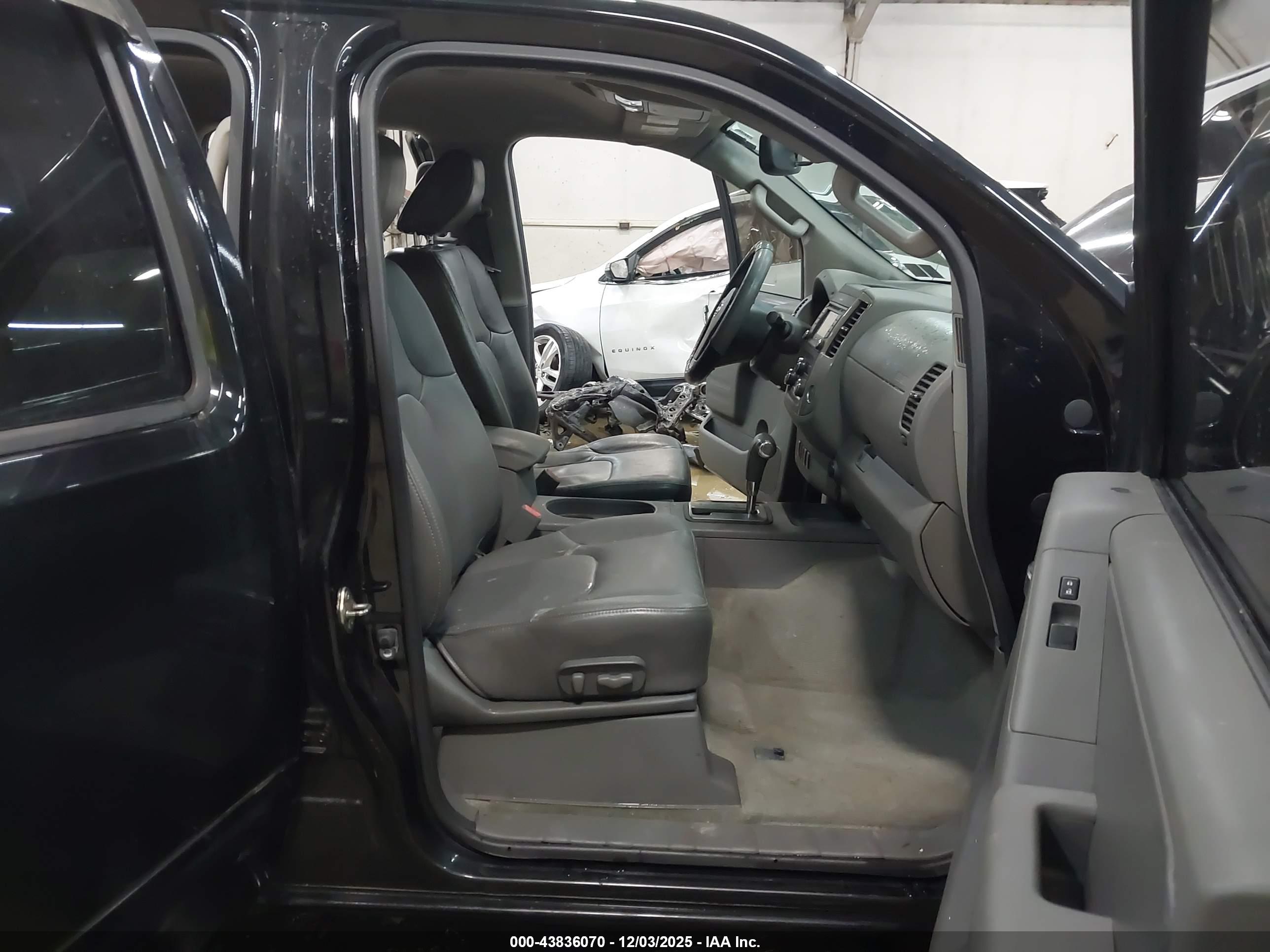 NISSAN FRONTIER image 5