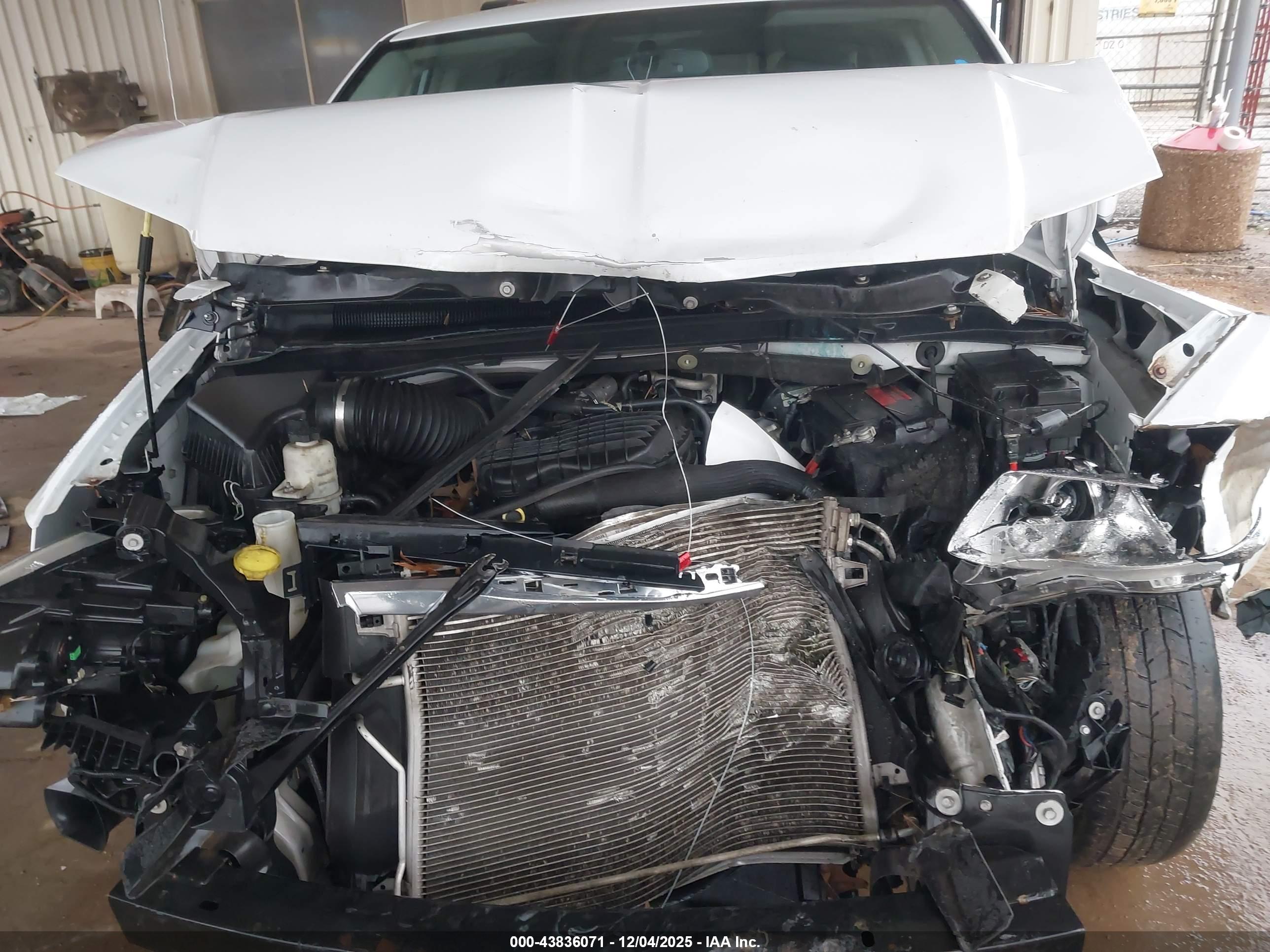 CHRYSLER TOWN image 10