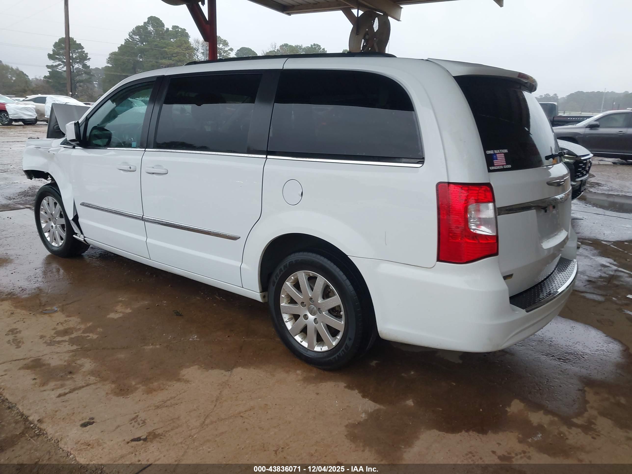 CHRYSLER TOWN image 3