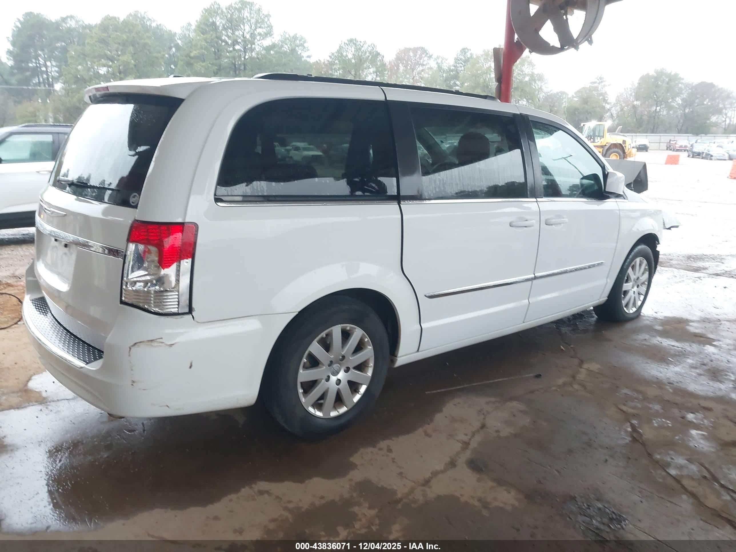 CHRYSLER TOWN image 4
