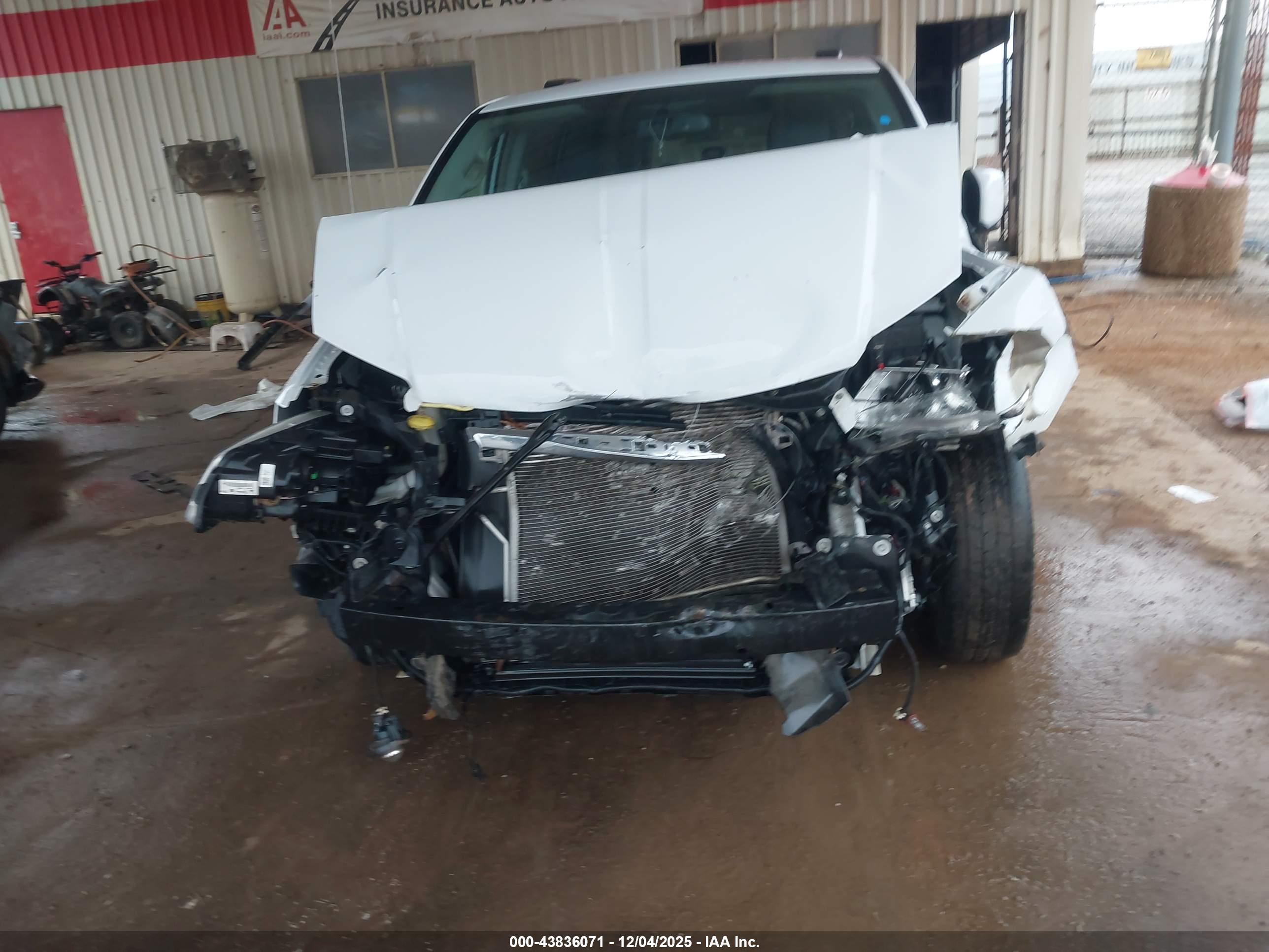 CHRYSLER TOWN image 6