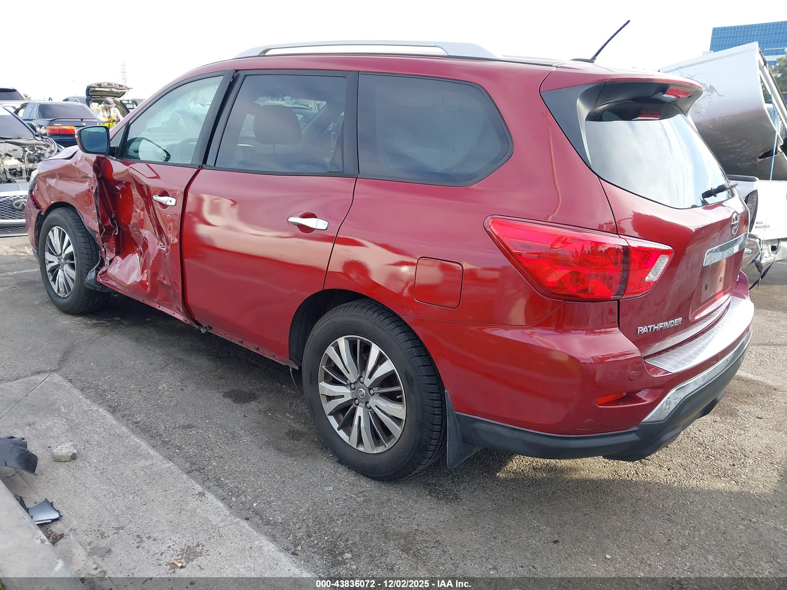 NISSAN PATHFINDER image 3