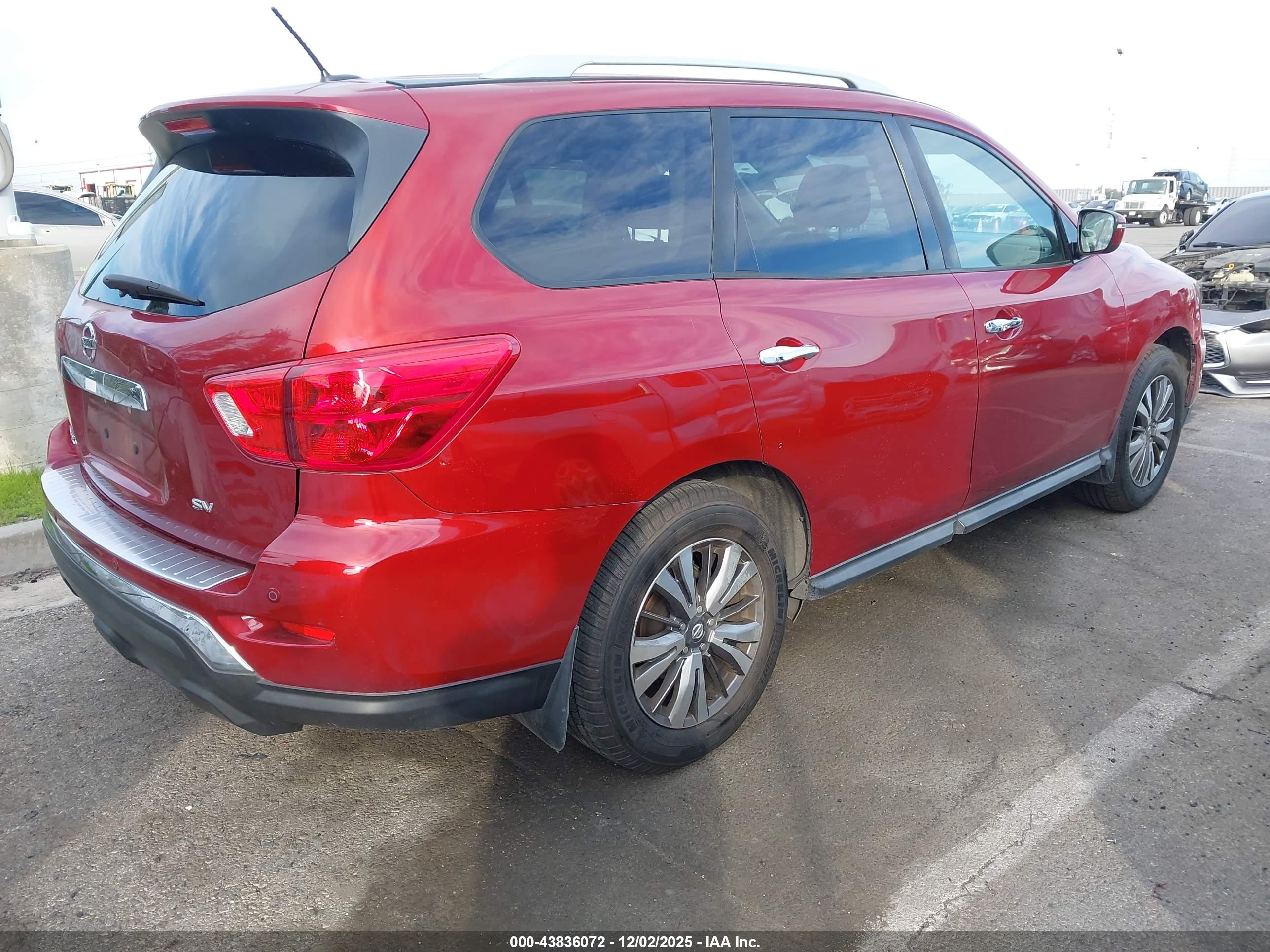 NISSAN PATHFINDER image 4