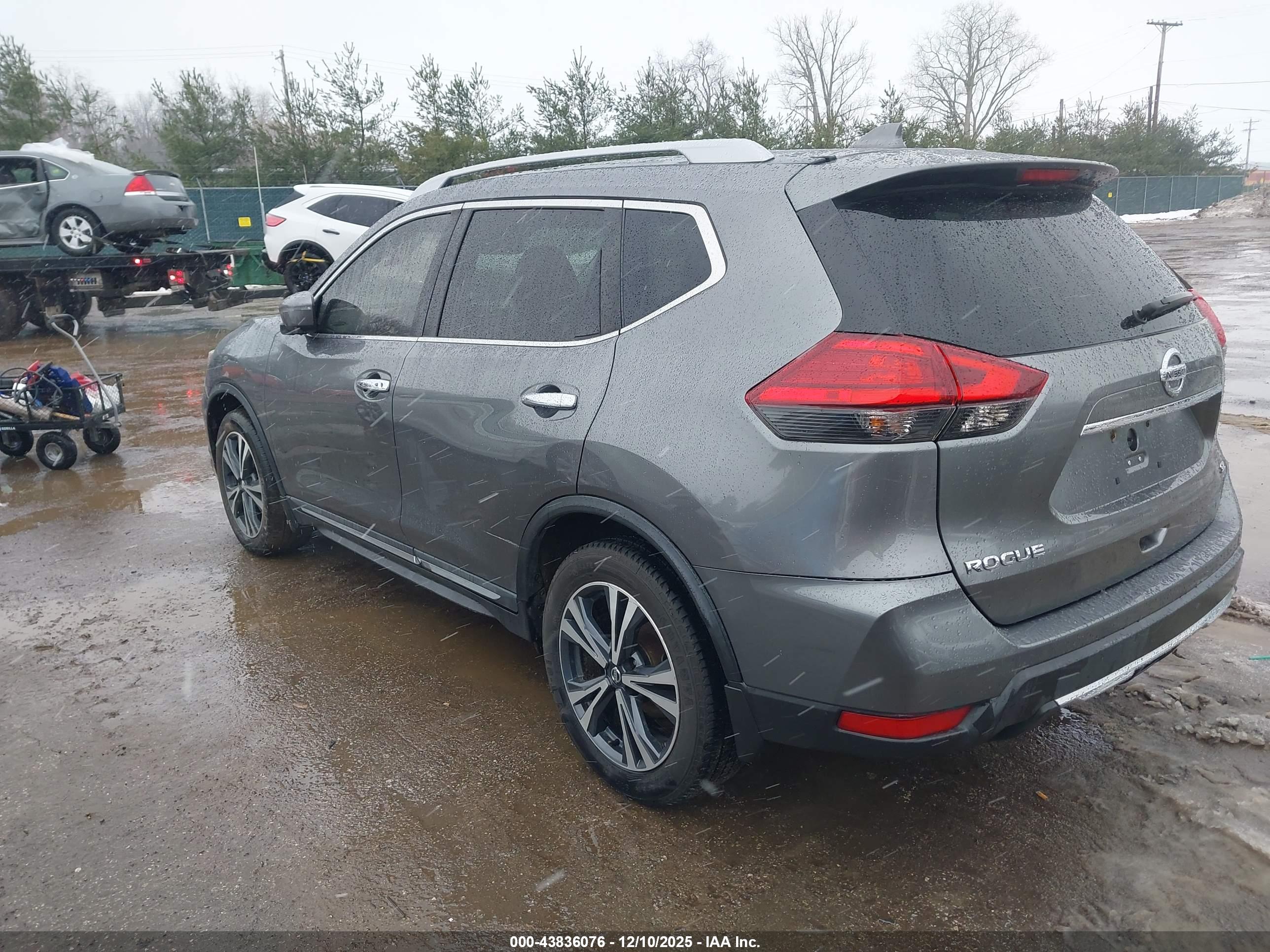 NISSAN ROGUE image 3