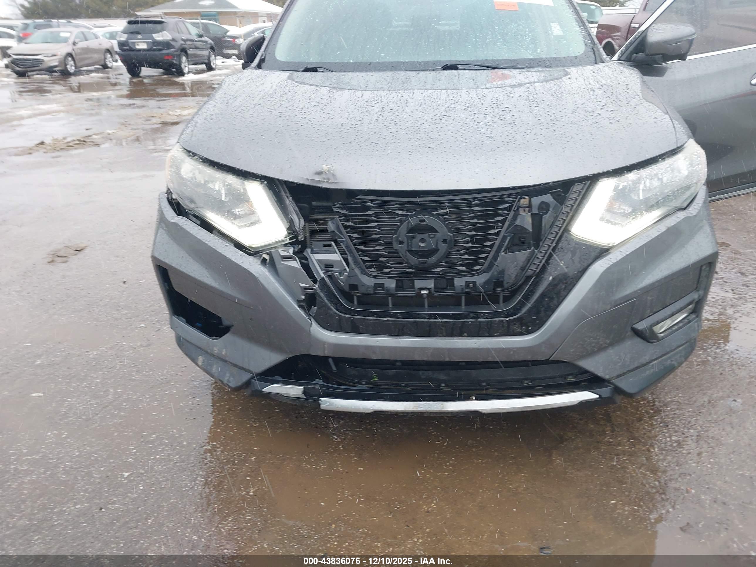 NISSAN ROGUE image 6