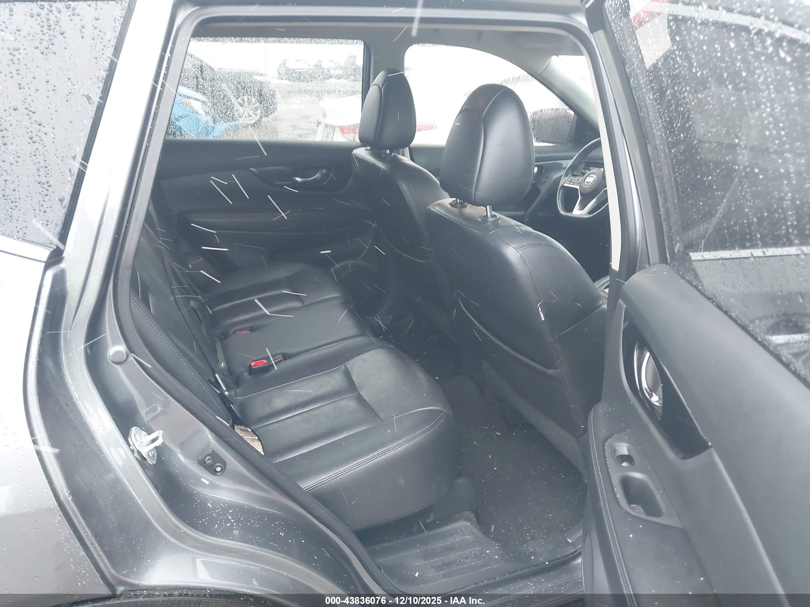 NISSAN ROGUE image 8