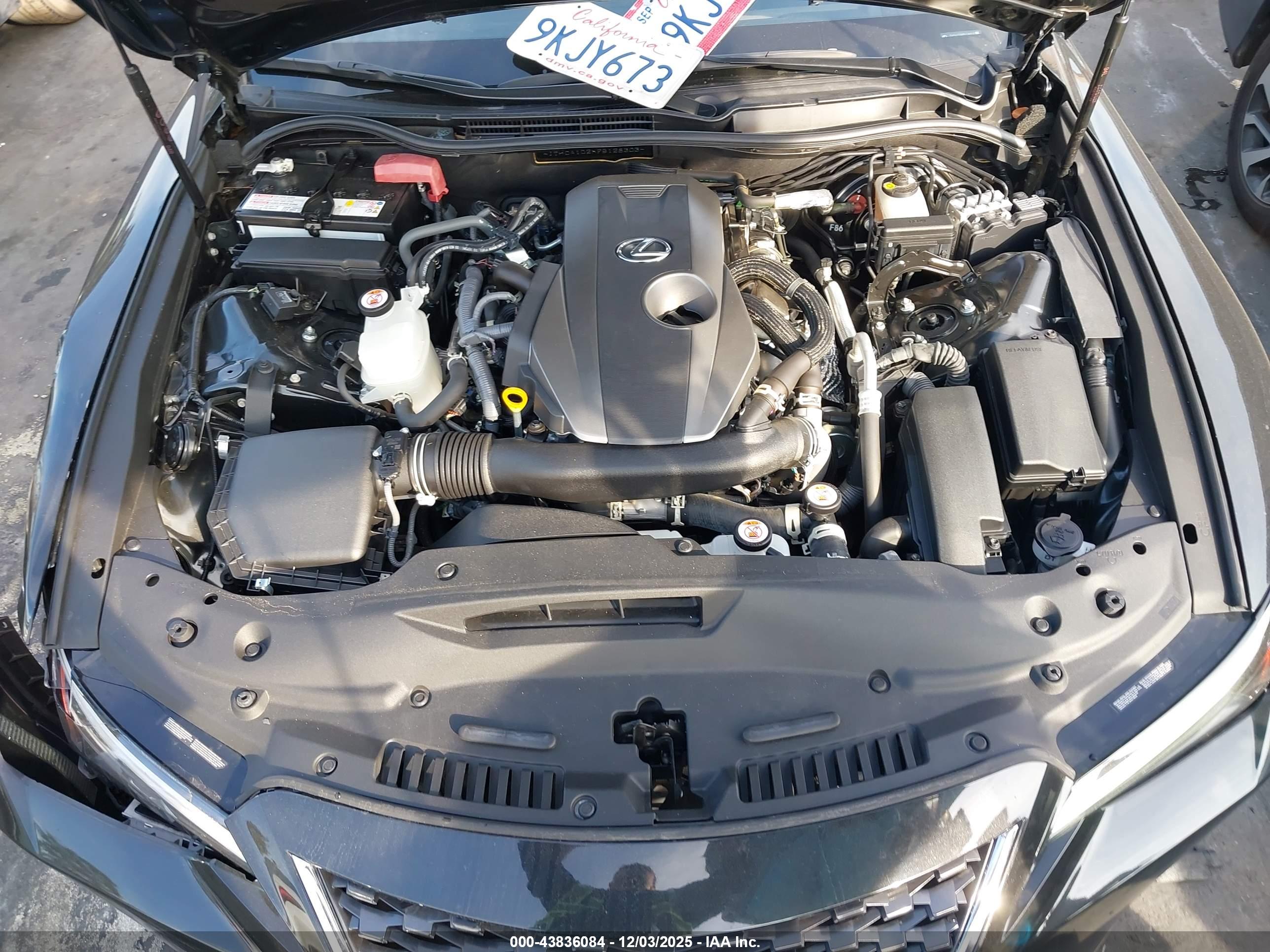 LEXUS IS image 10