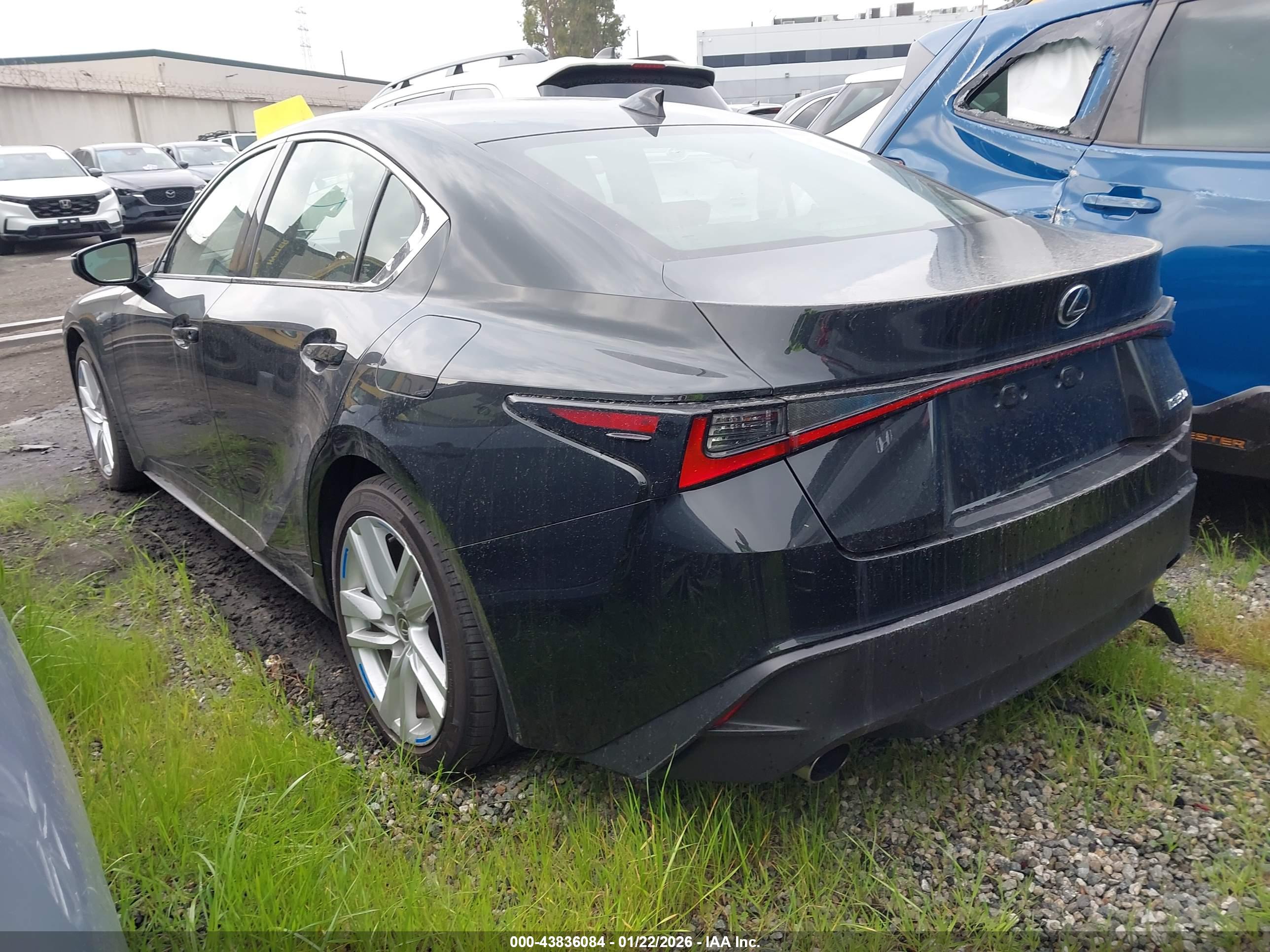 LEXUS IS image 3