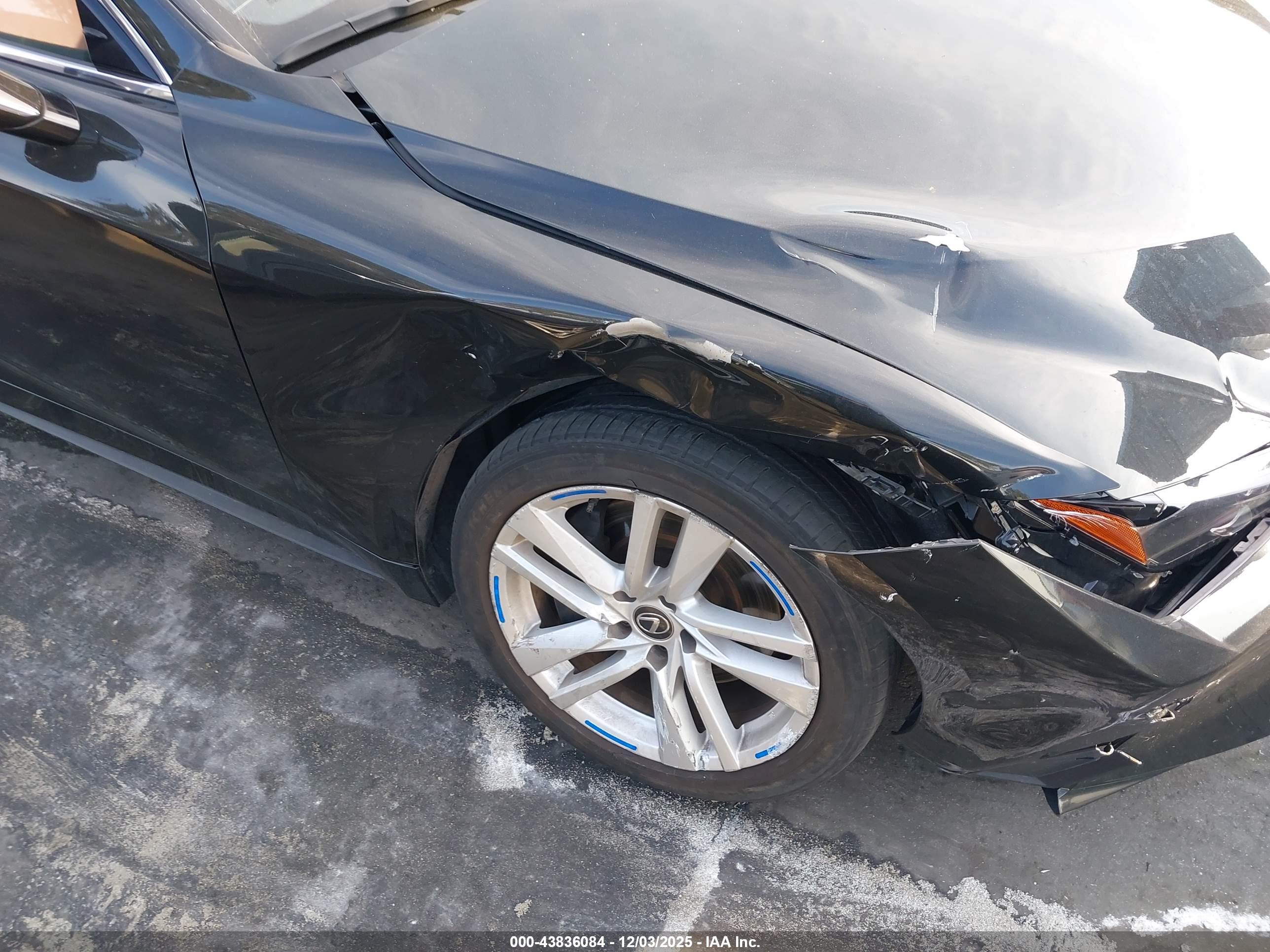 LEXUS IS image 6