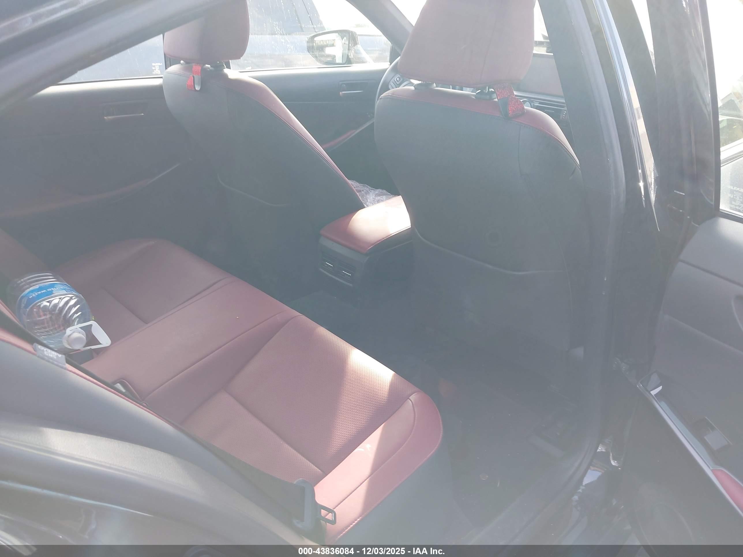 LEXUS IS image 8