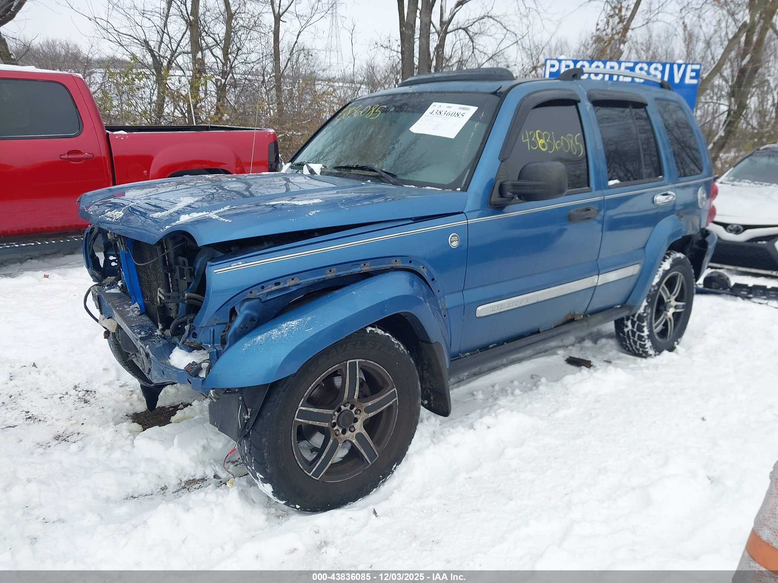 JEEP LIBERTY image 2