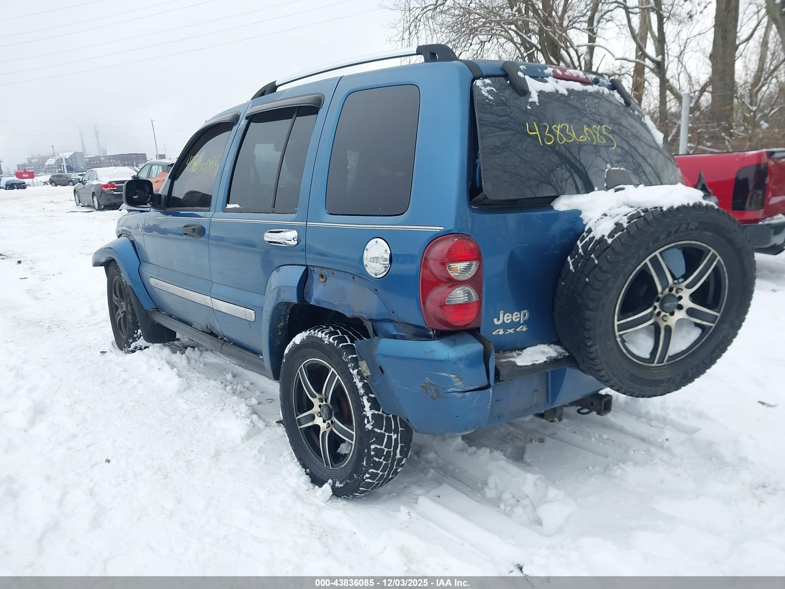 JEEP LIBERTY image 3
