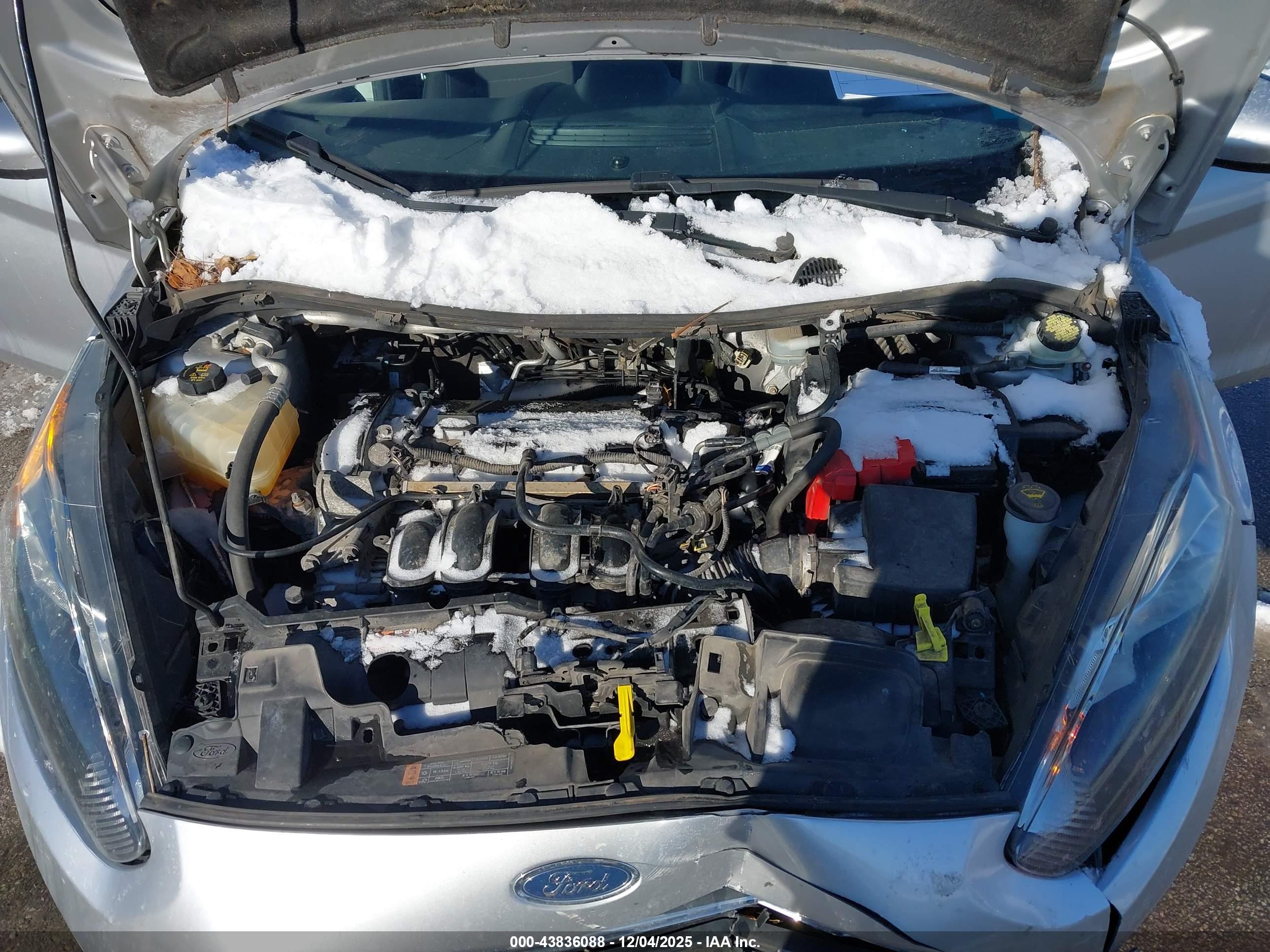 FORD FIESTA image 10