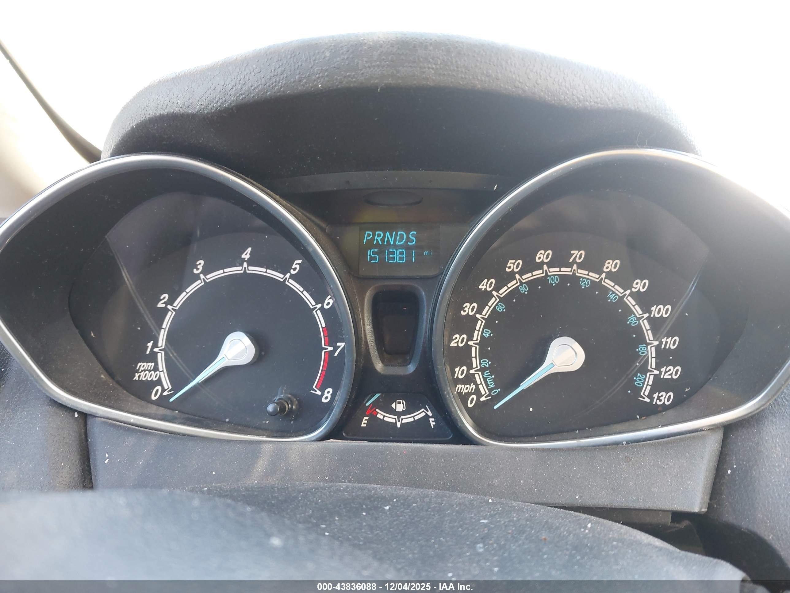 FORD FIESTA image 7