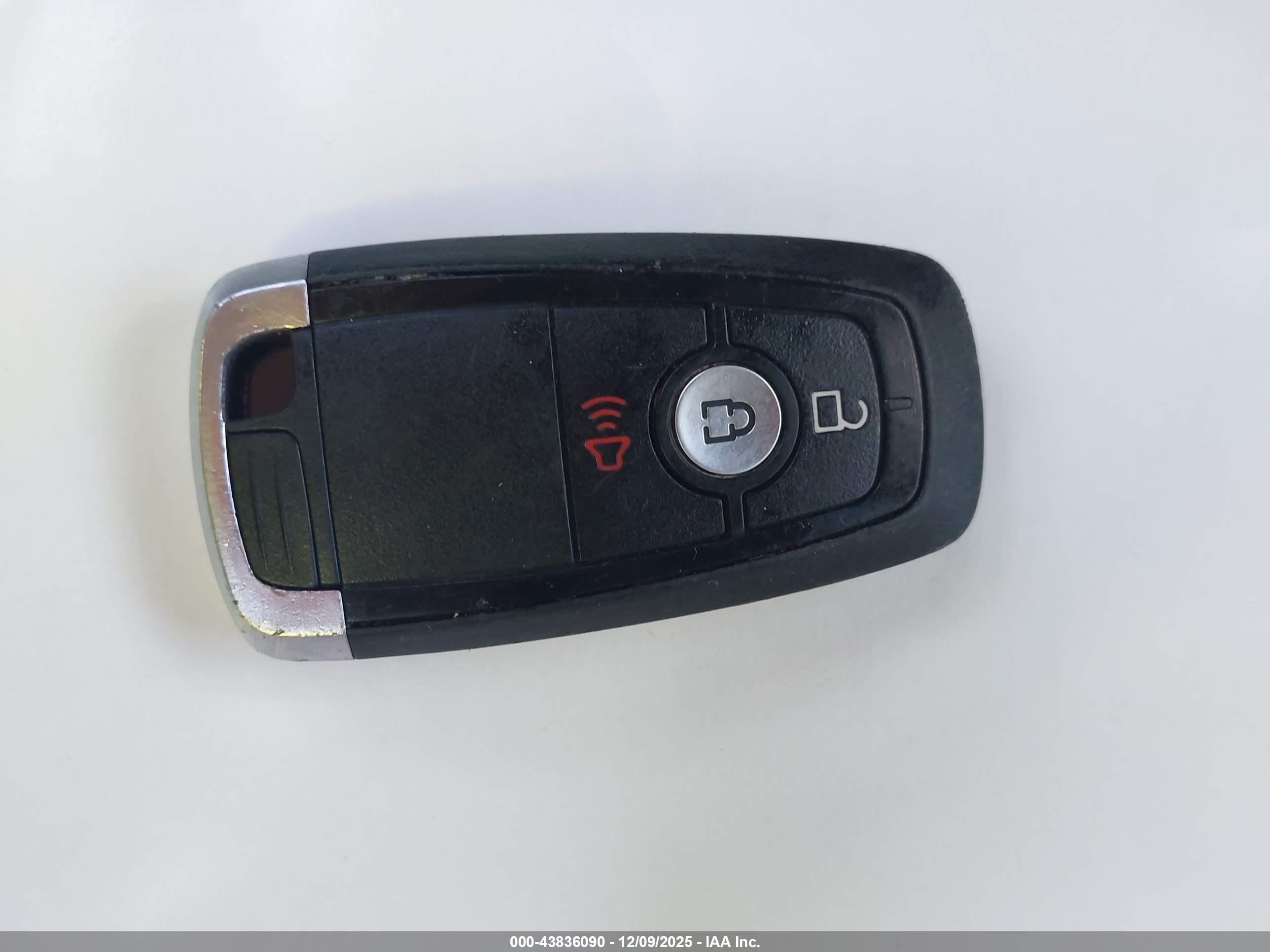 FORD FUSION image 11