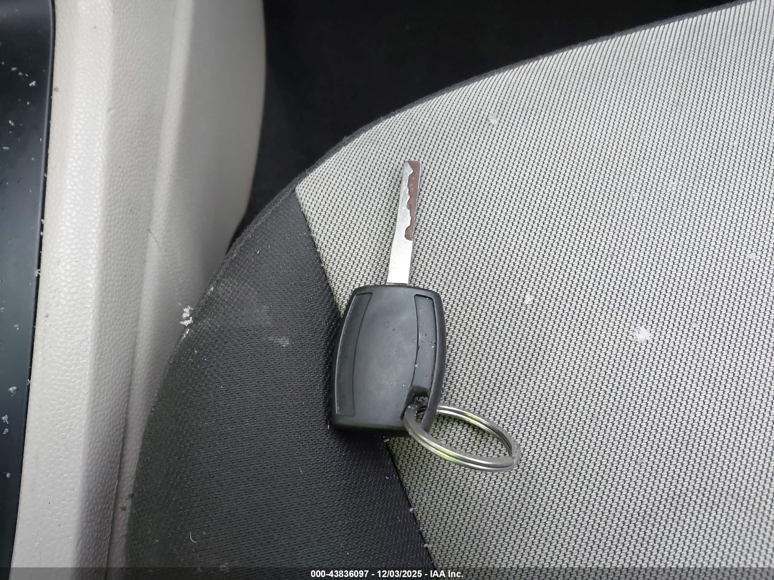 FORD FIESTA image 11