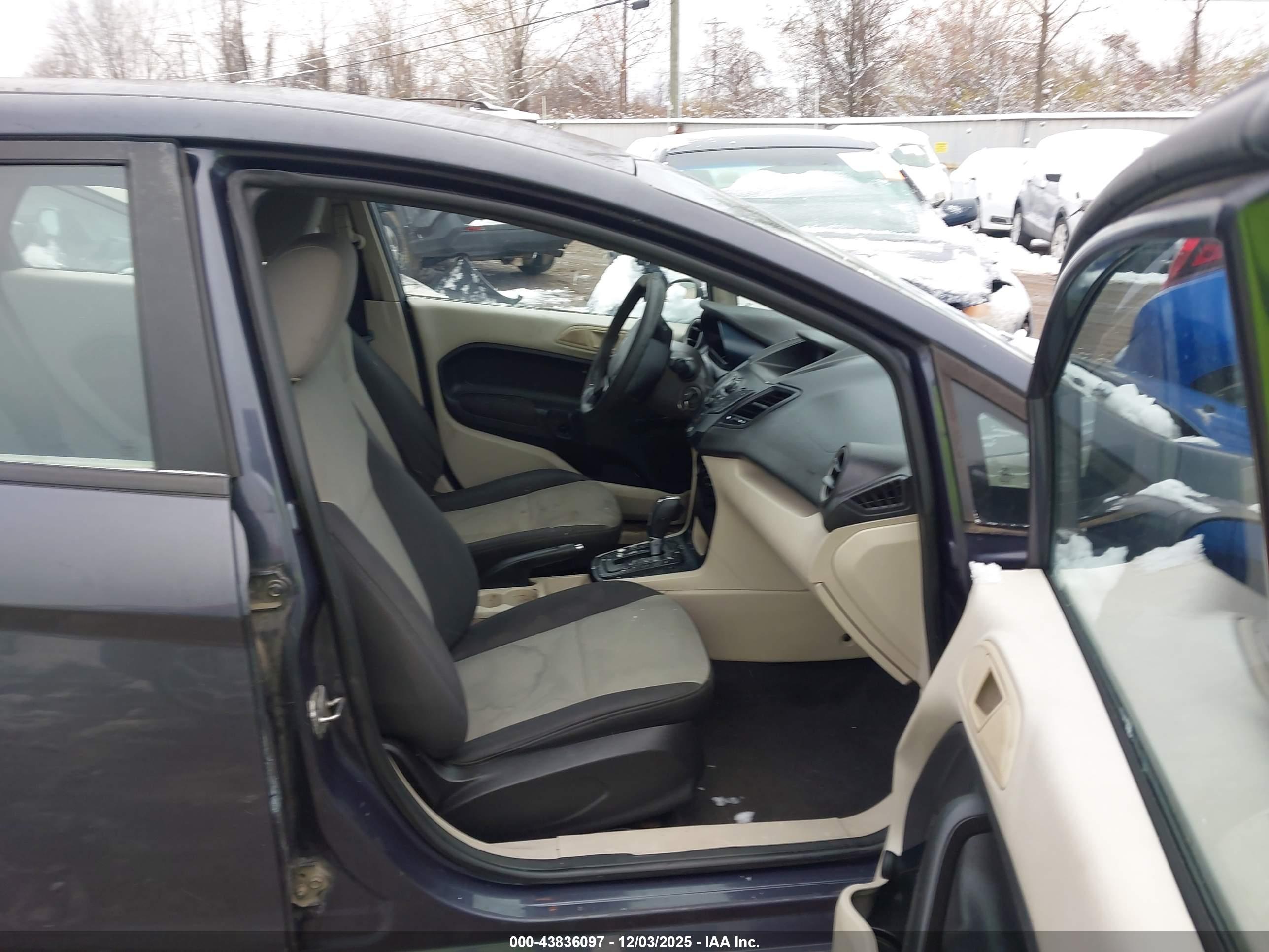 FORD FIESTA image 5