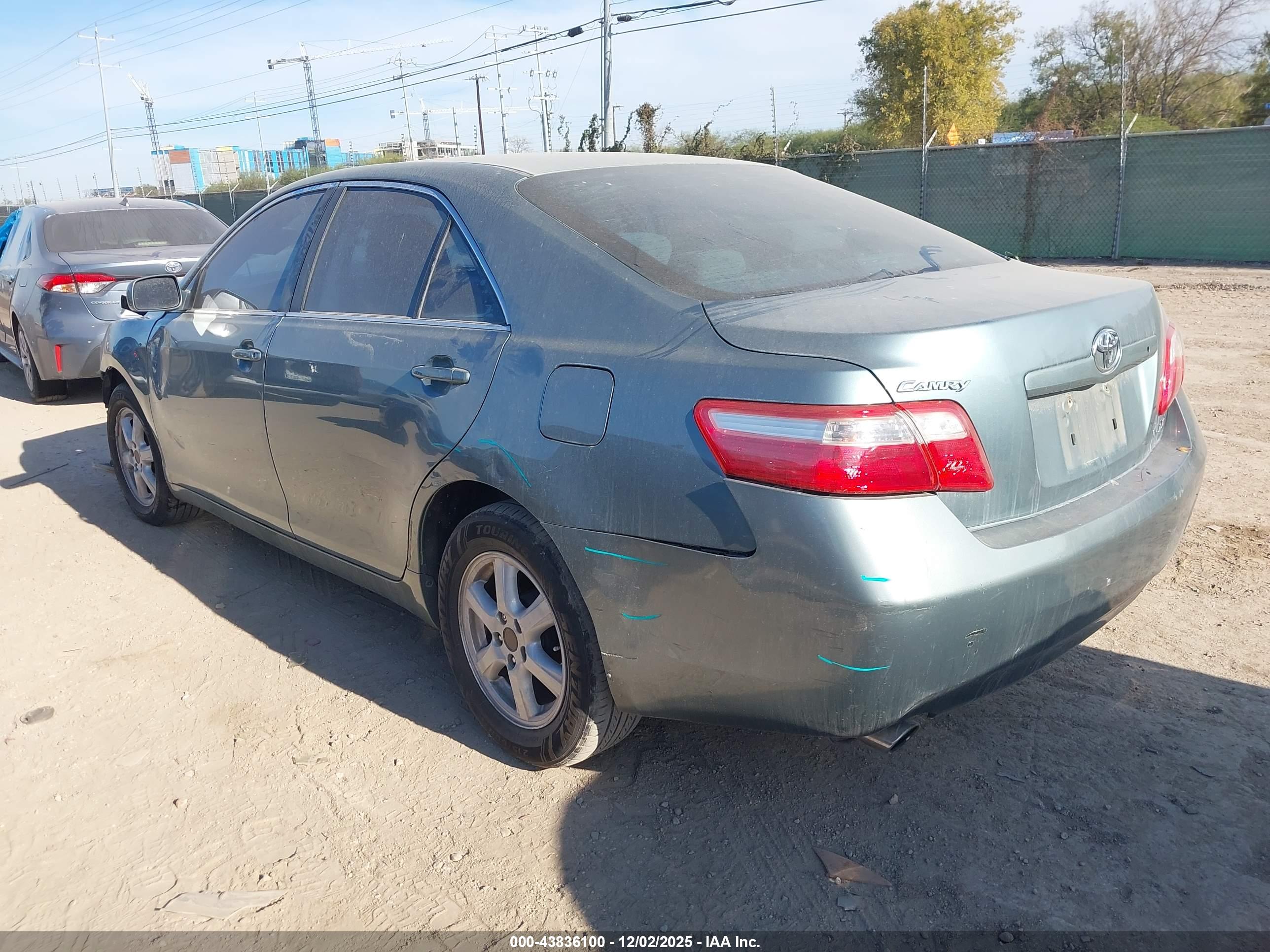 TOYOTA CAMRY image 3