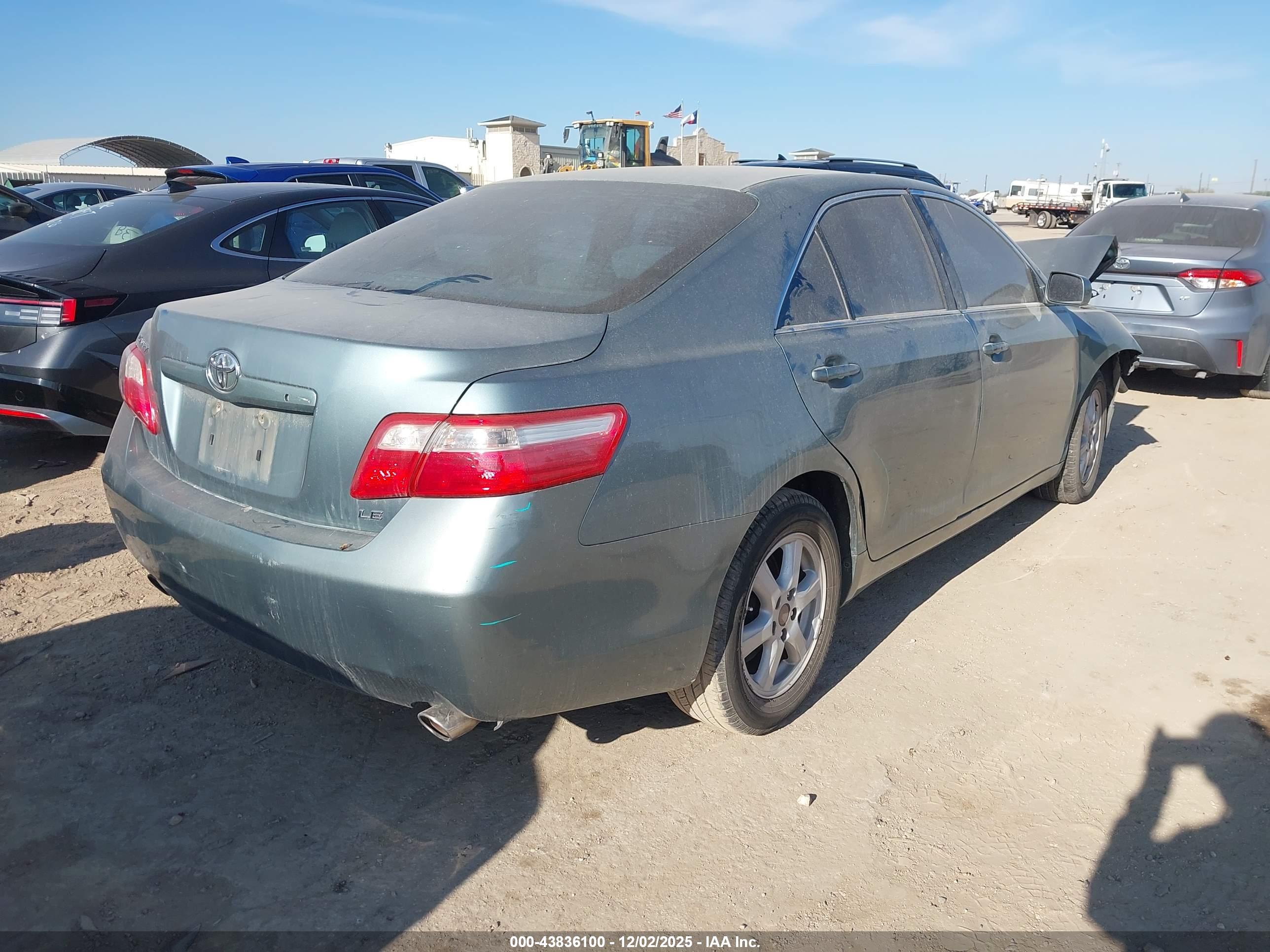 TOYOTA CAMRY image 4