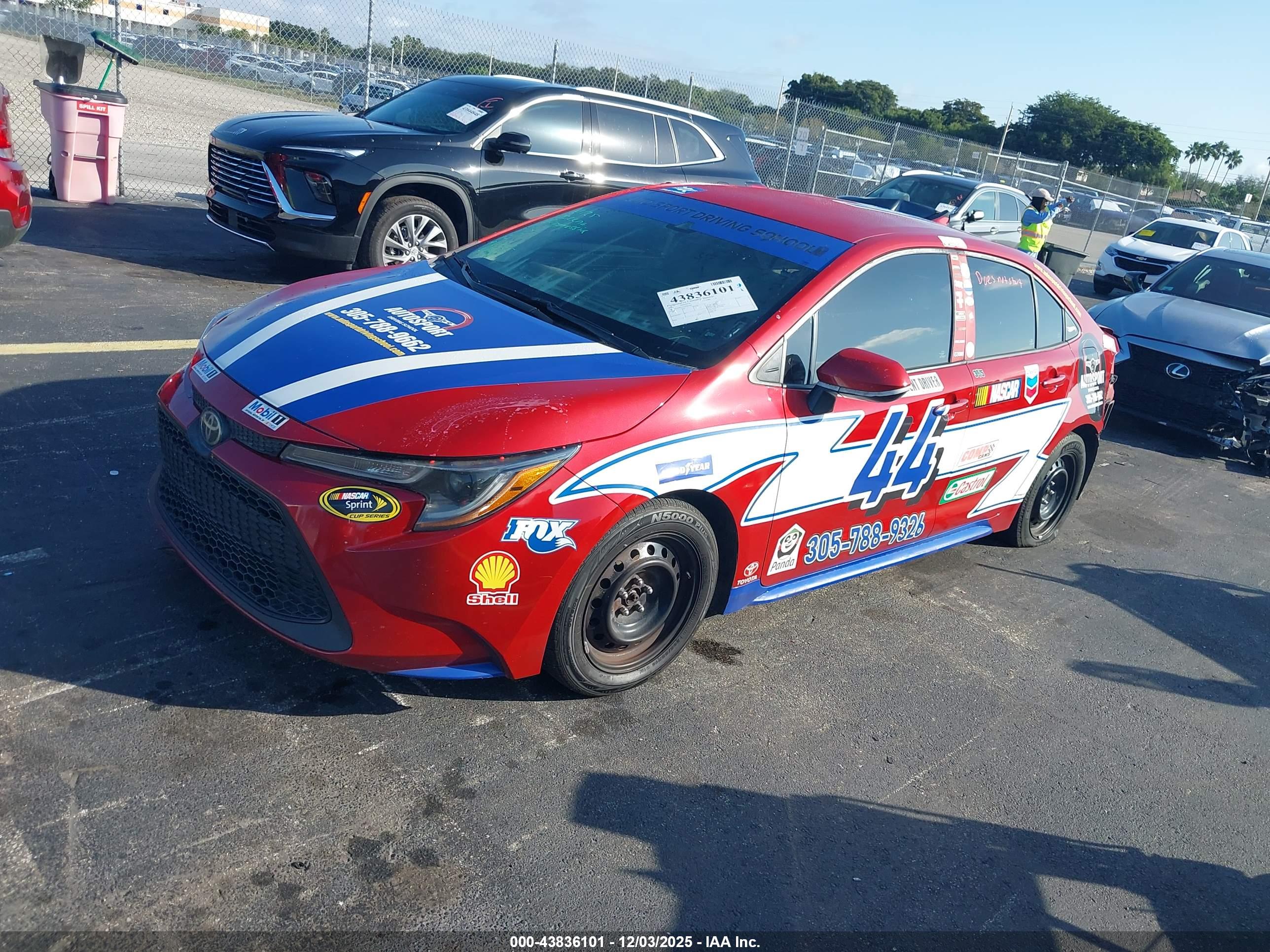 TOYOTA COROLLA image 2