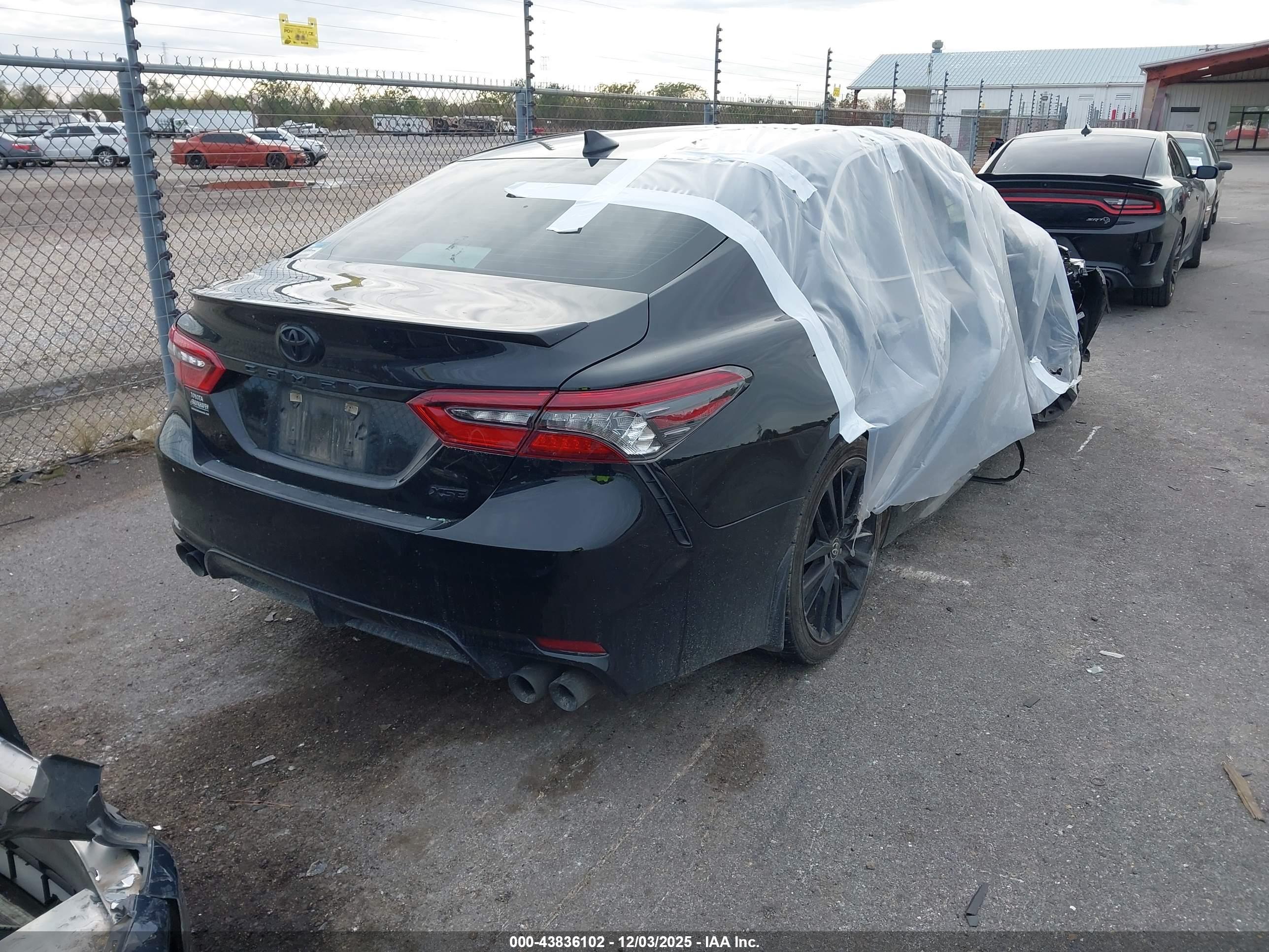 TOYOTA CAMRY image 4
