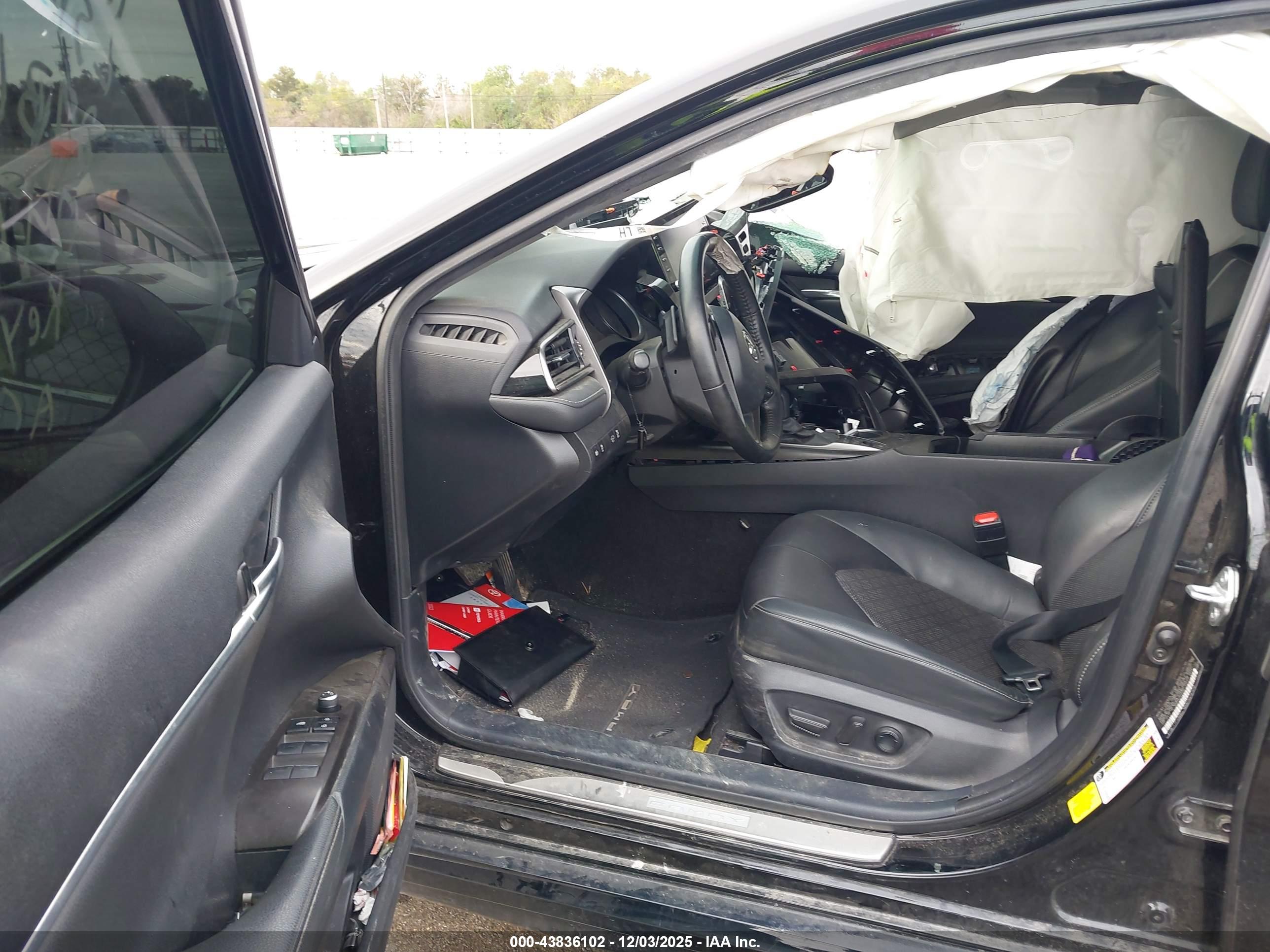 TOYOTA CAMRY image 5