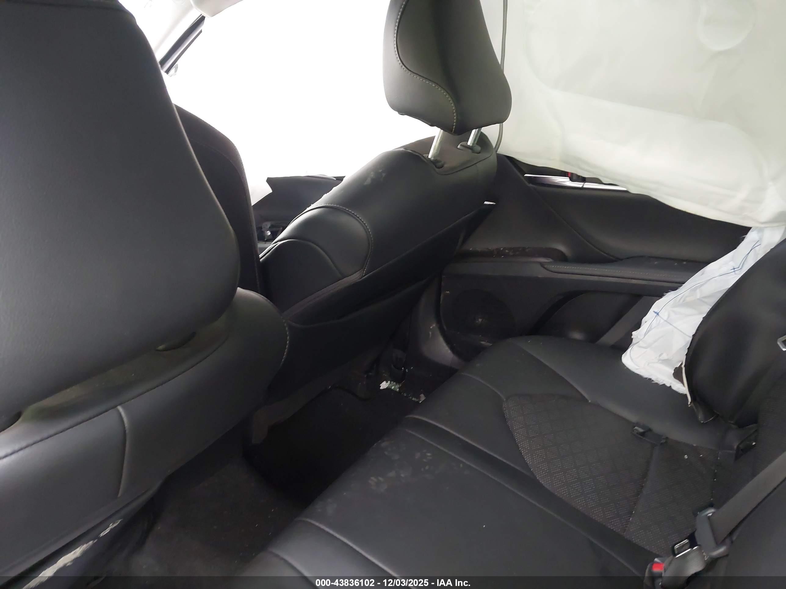 TOYOTA CAMRY image 8