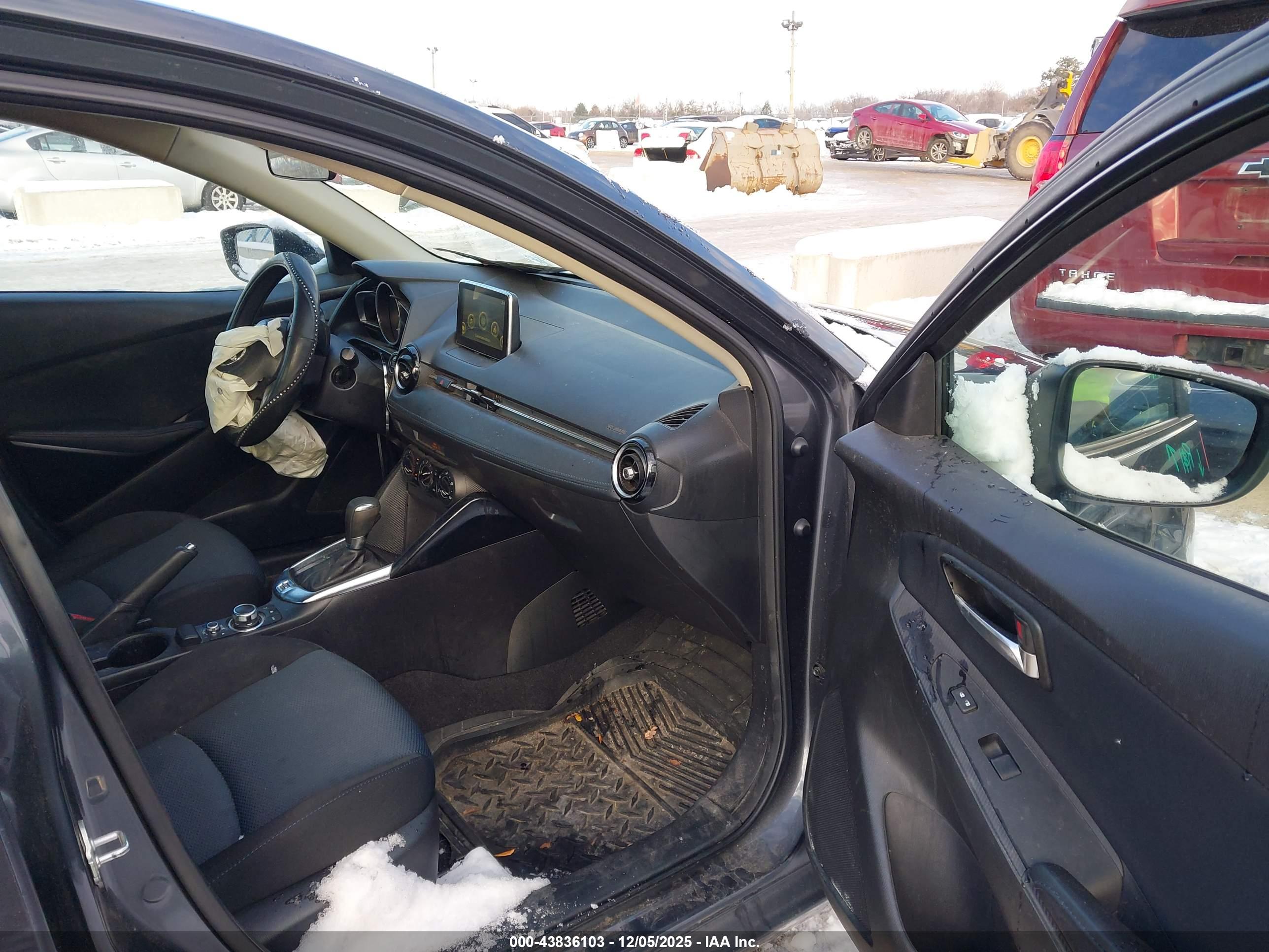 TOYOTA YARIS image 5