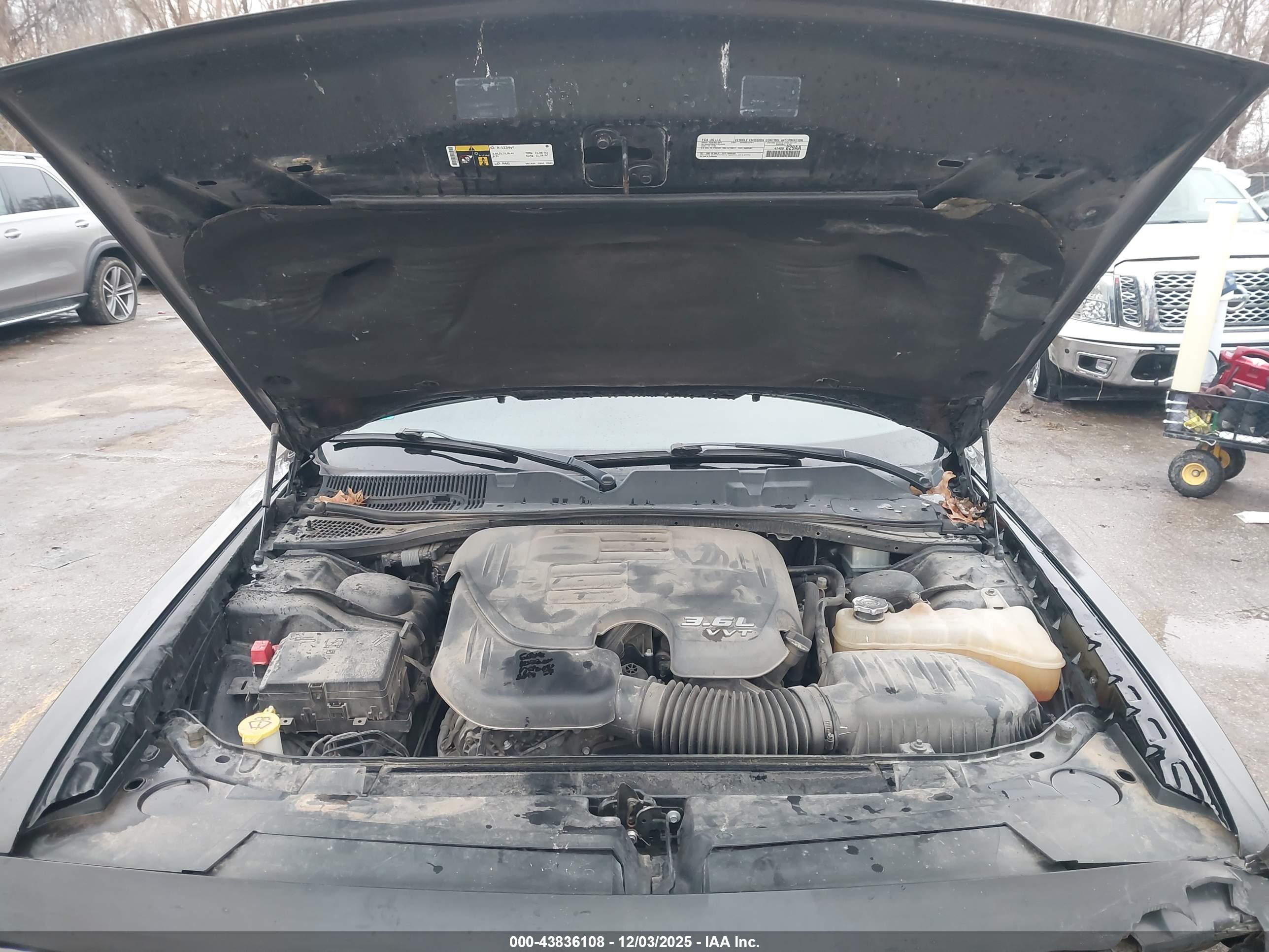 DODGE CHALLENGER image 10