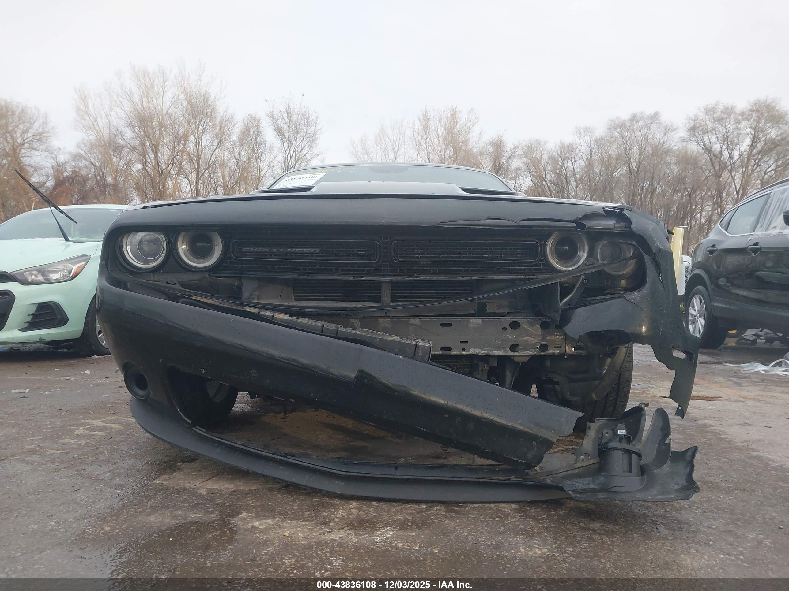DODGE CHALLENGER image 6