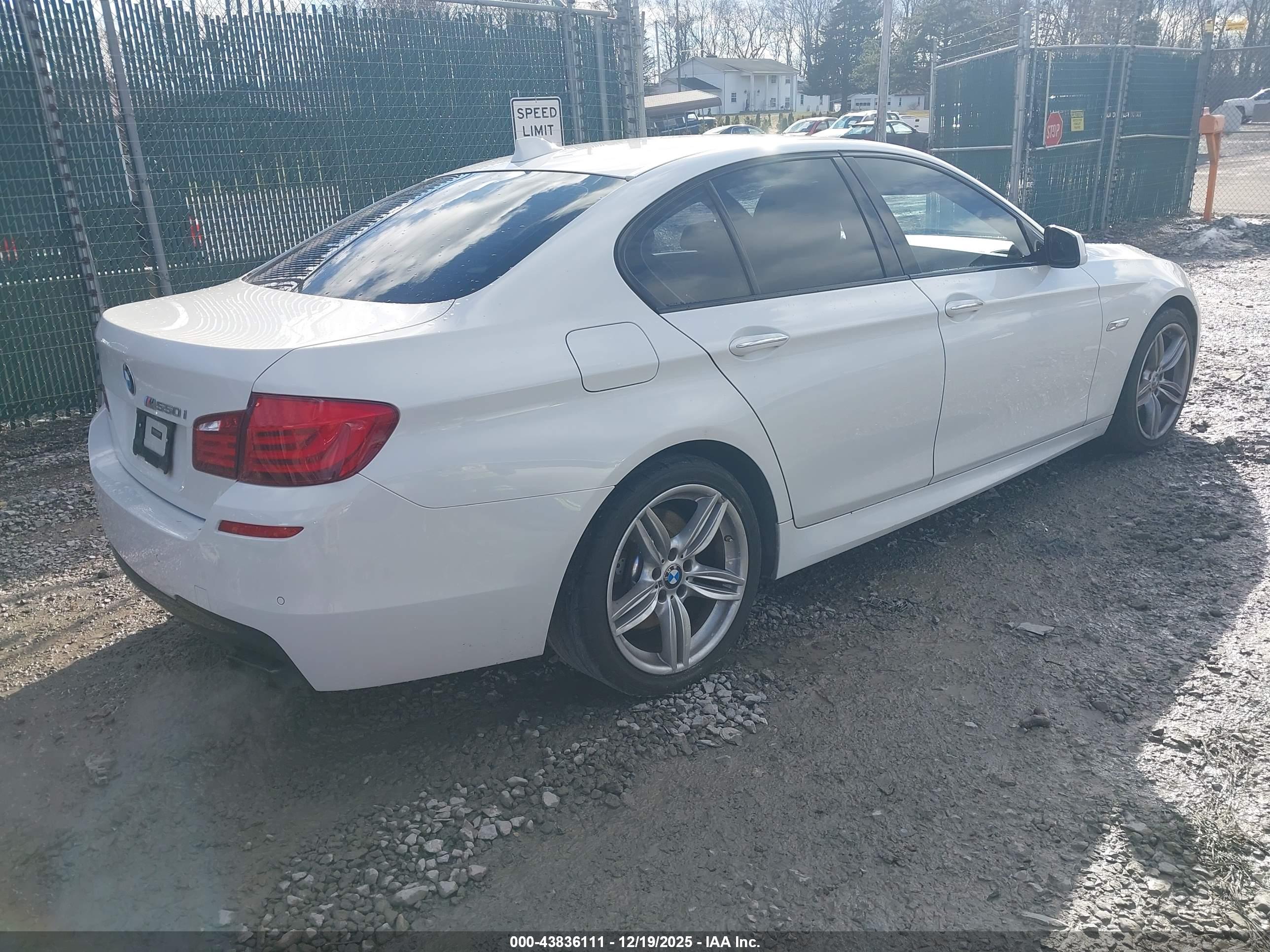 BMW 550I image 4