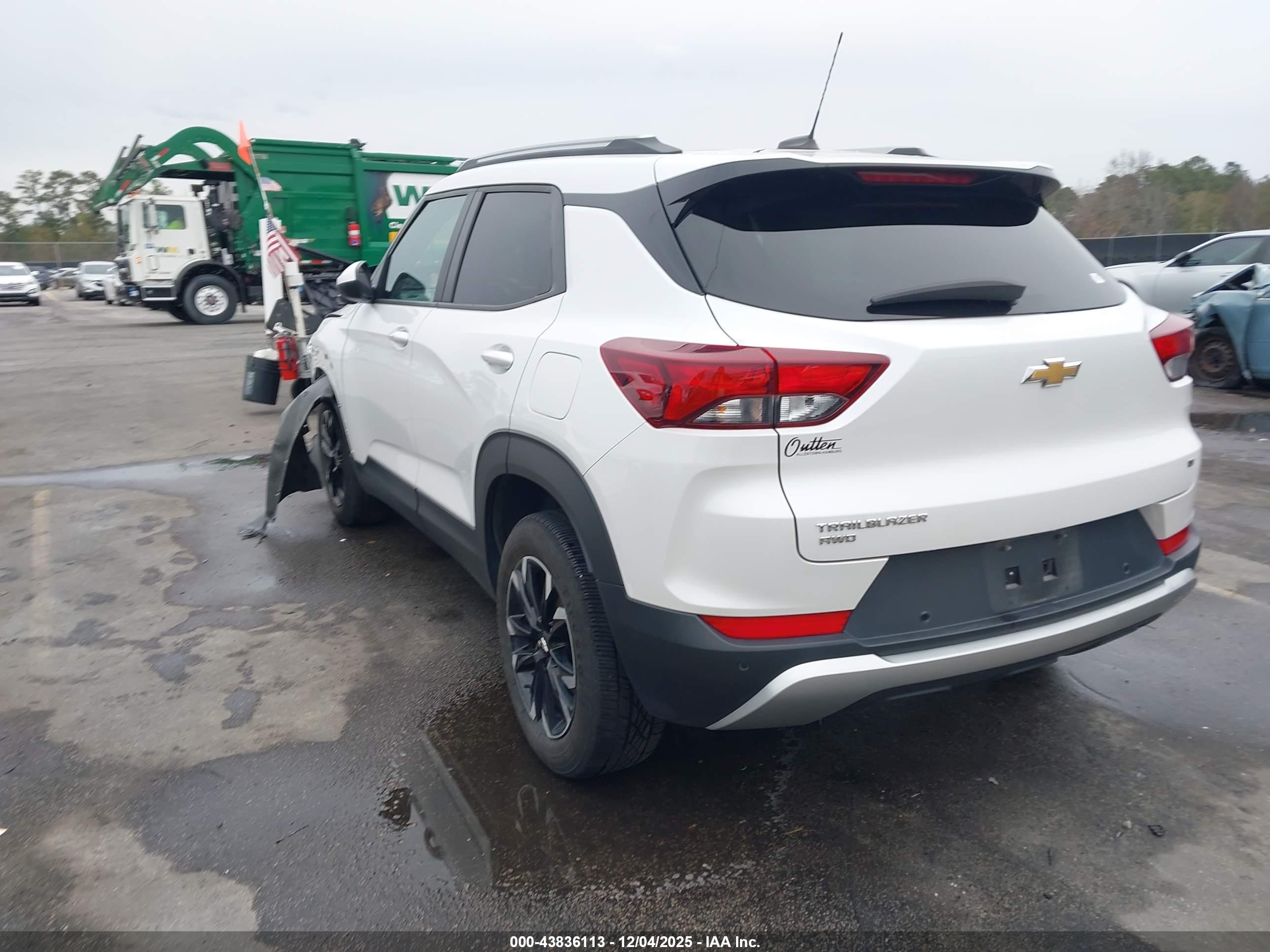 CHEVROLET TRAILBLAZER image 3