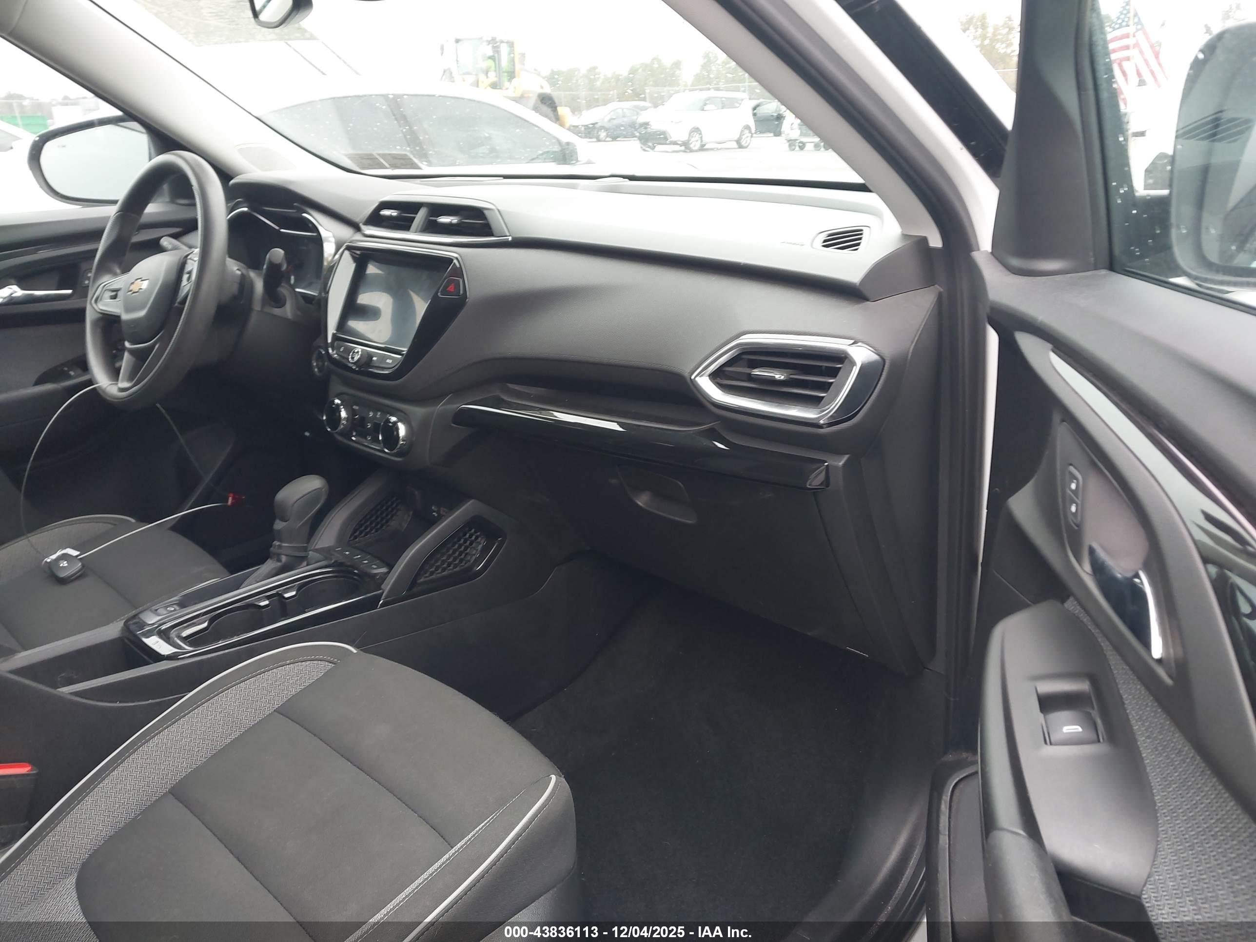 CHEVROLET TRAILBLAZER image 5
