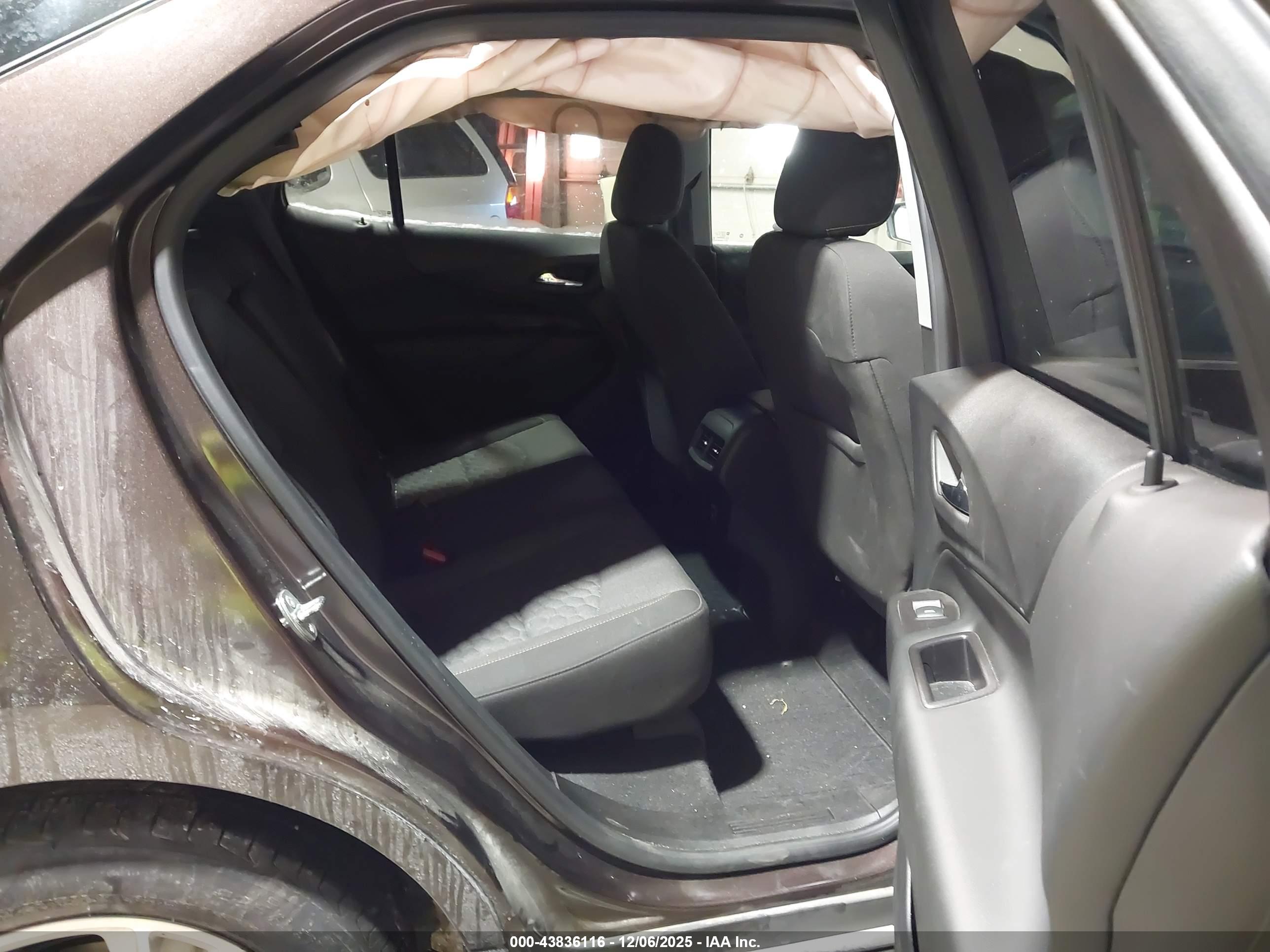 CHEVROLET EQUINOX image 8