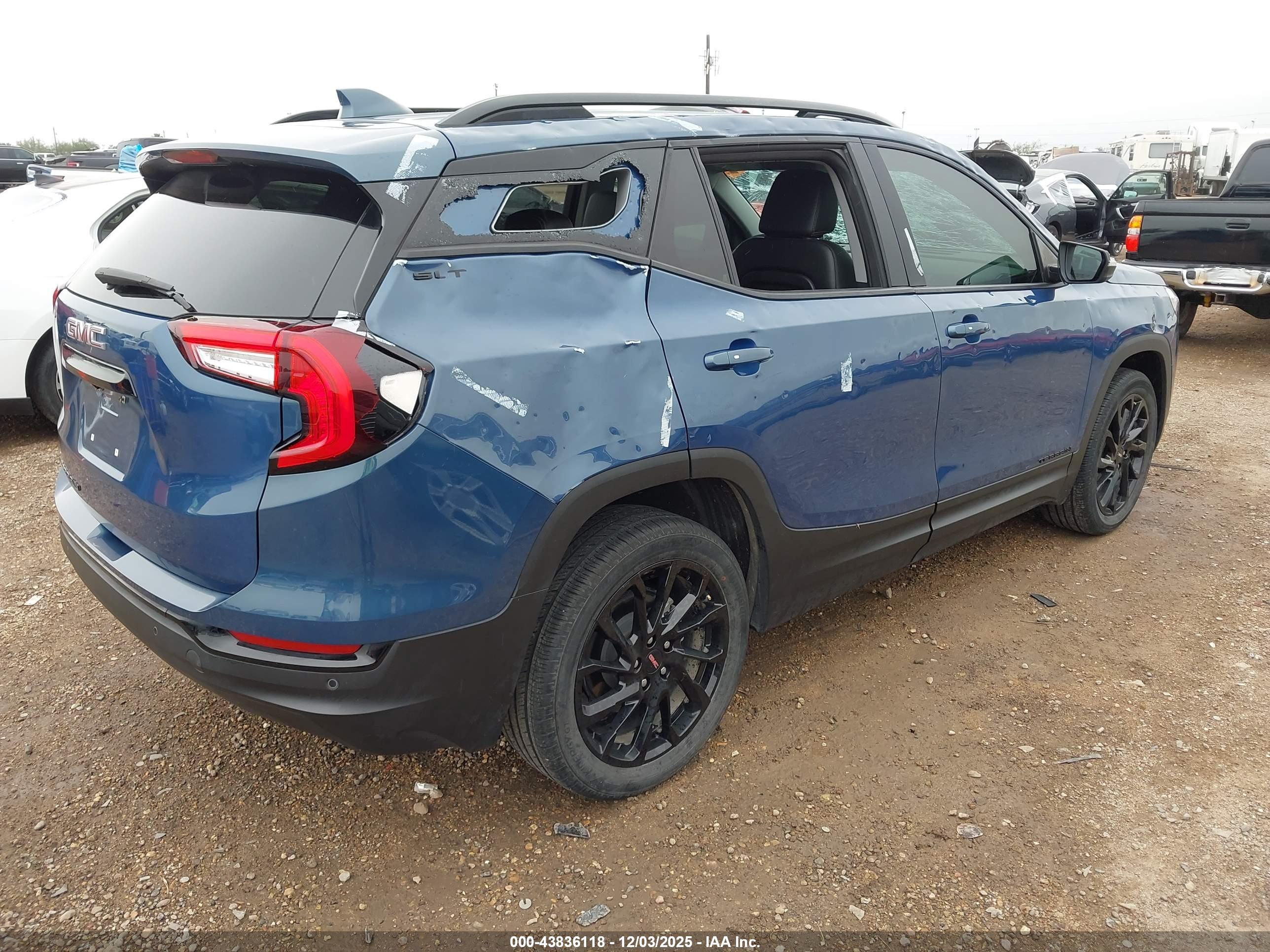 GMC TERRAIN image 4