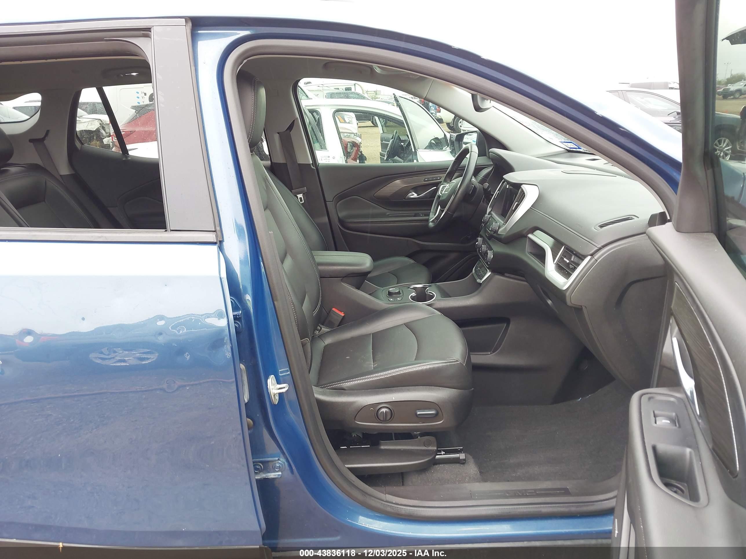 GMC TERRAIN image 5
