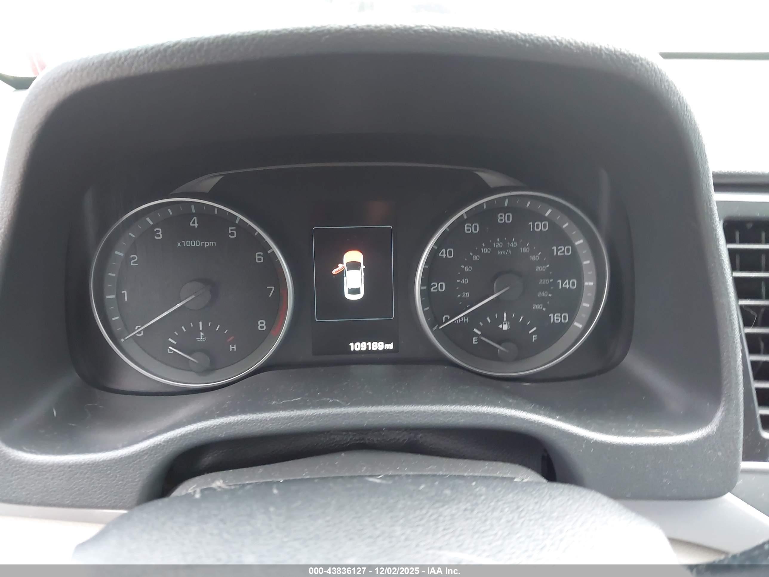 HYUNDAI ELANTRA image 7