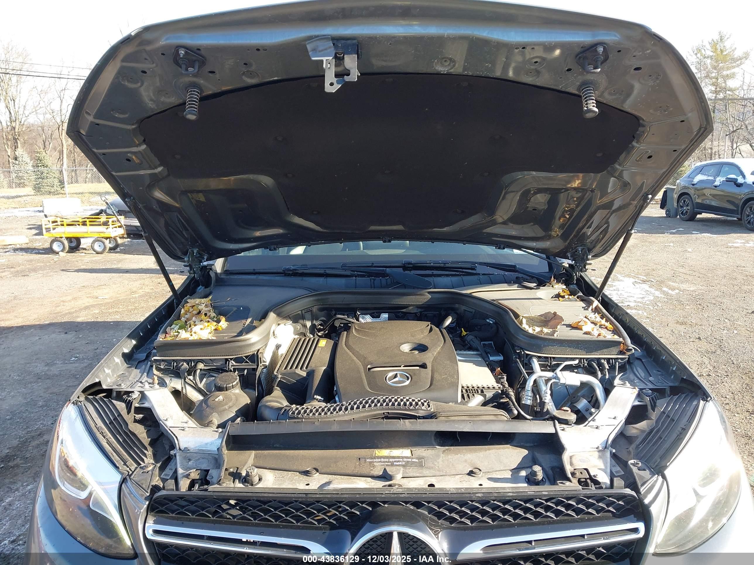 MERCEDES-BENZ GLC image 10