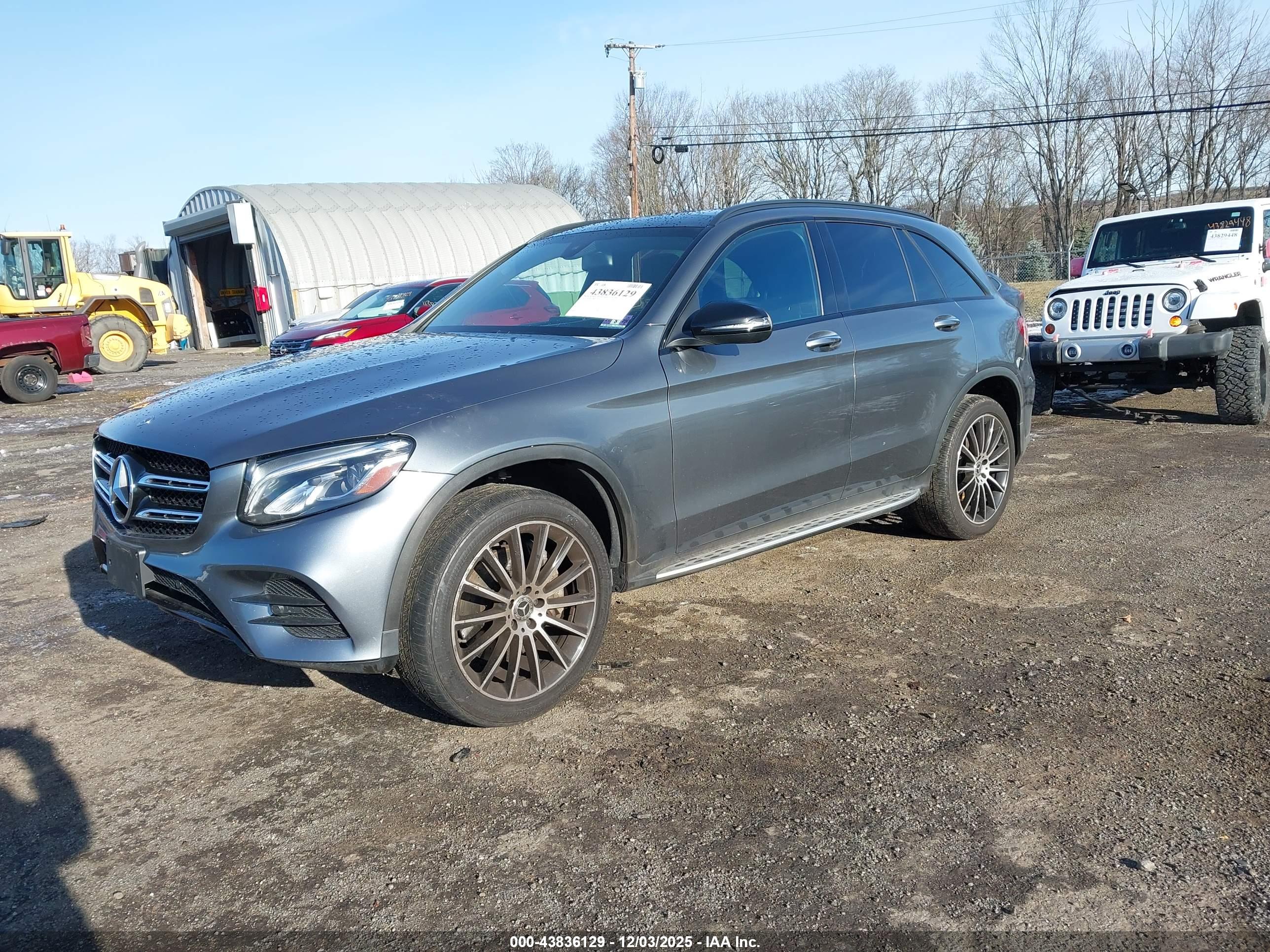 MERCEDES-BENZ GLC image 2