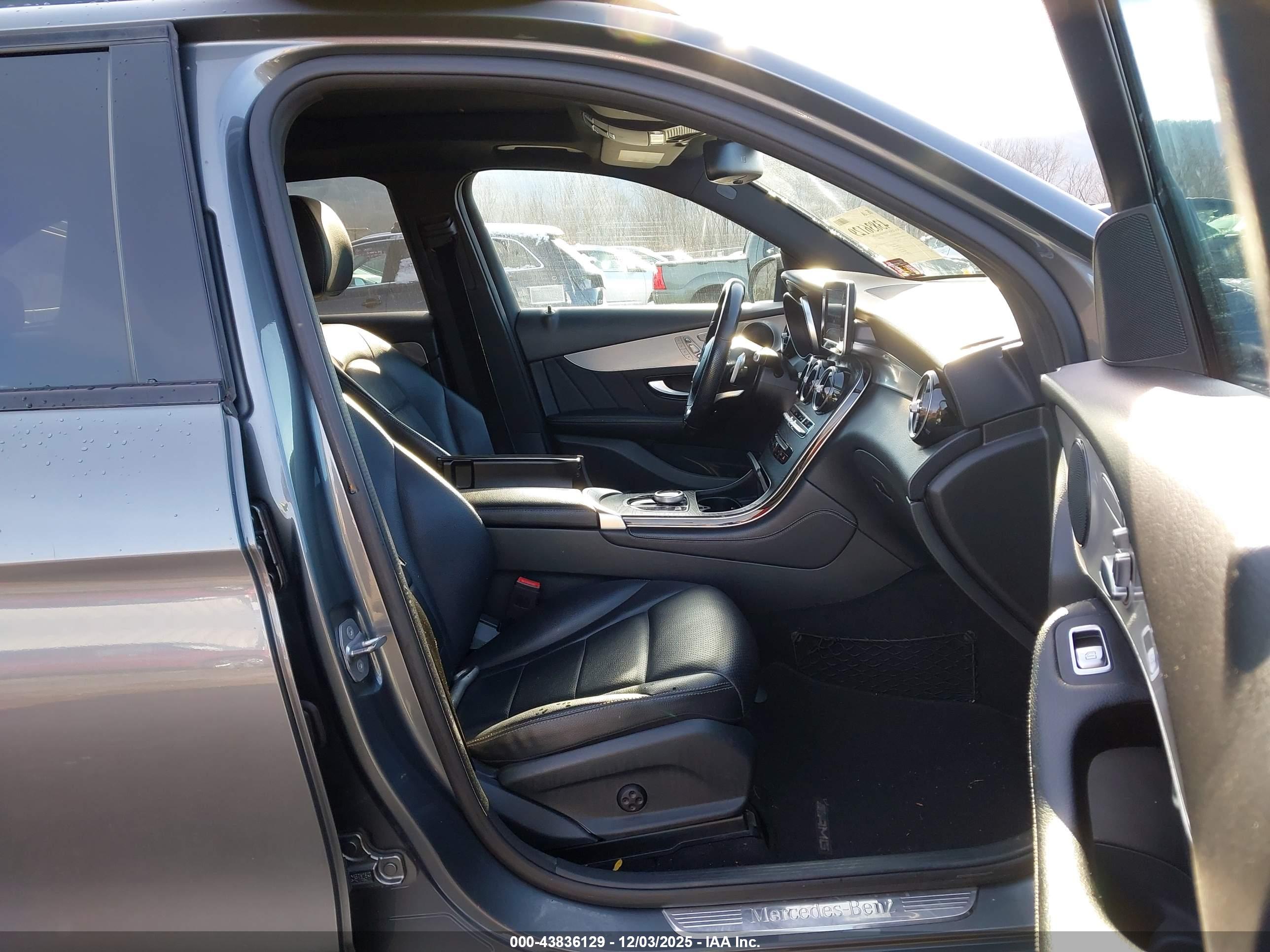 MERCEDES-BENZ GLC image 5