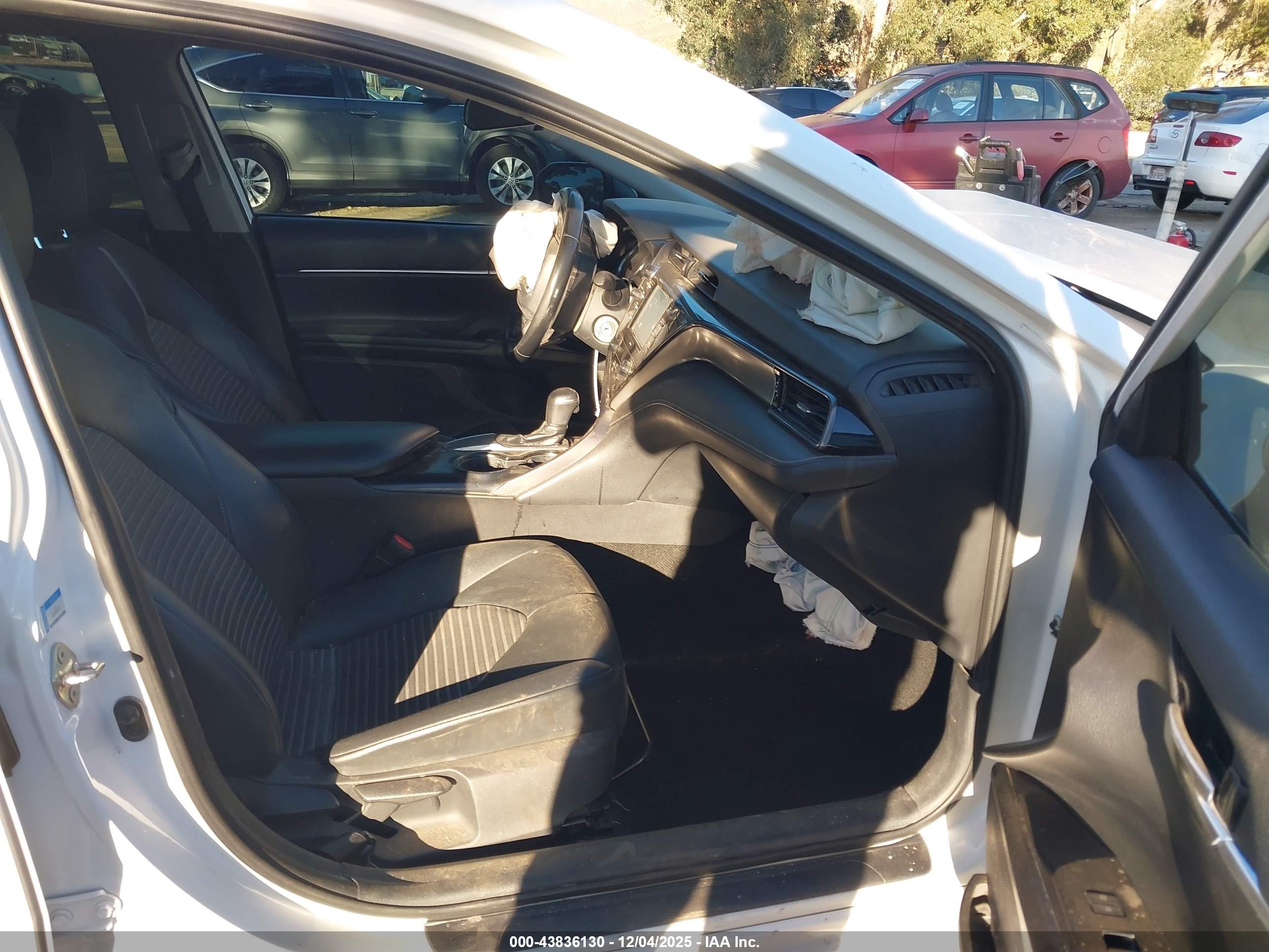 TOYOTA CAMRY image 5