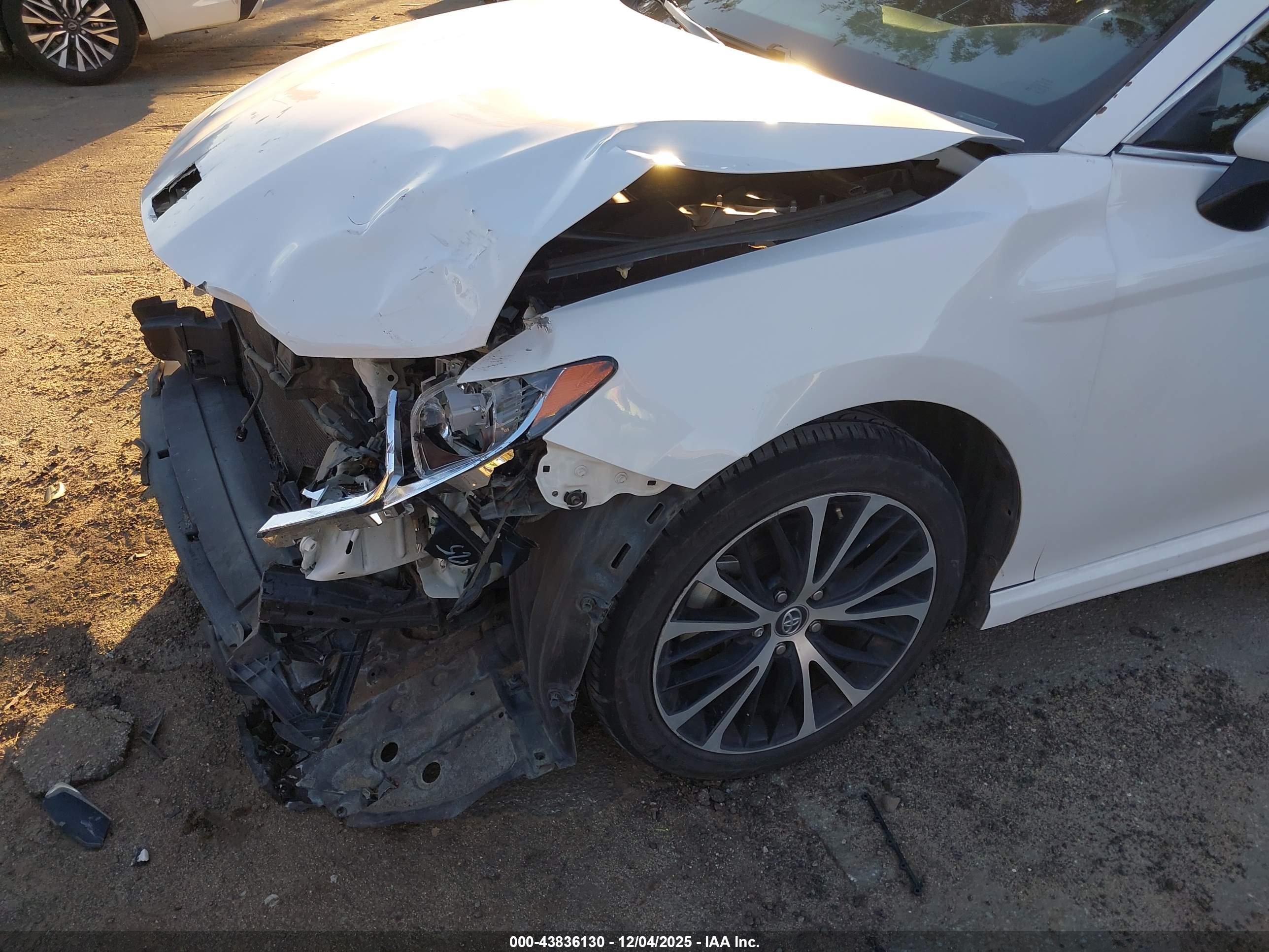 TOYOTA CAMRY image 6